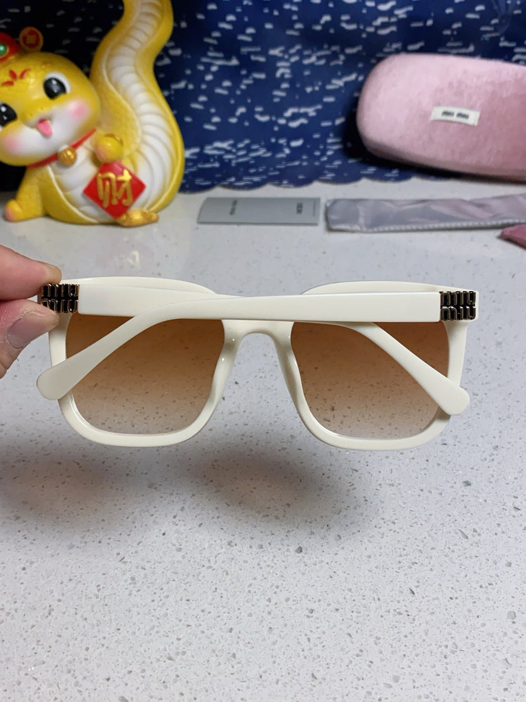 GLIMPSE SQUARE SUNGLASSES 554612 IN IVORY ACETATE