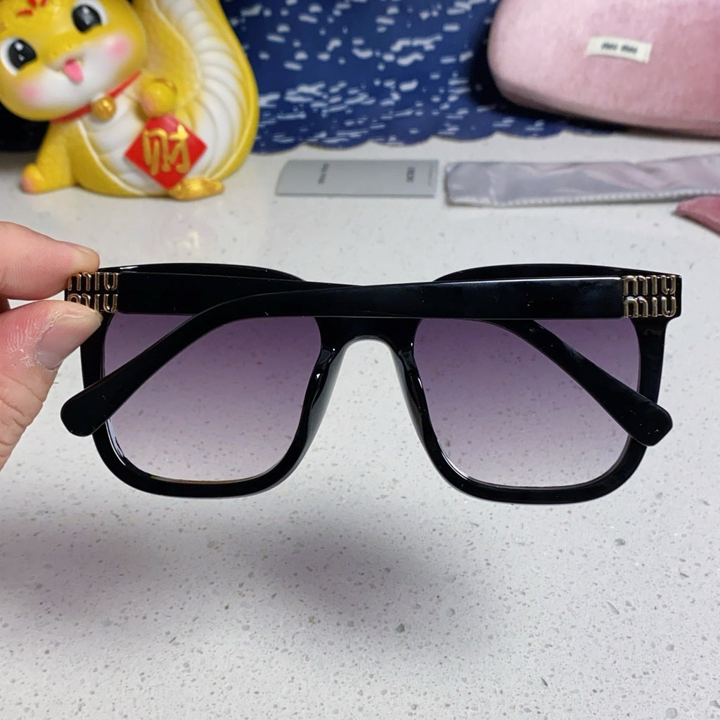 GLIMPSE SQUARE SUNGLASSES 554616 IN BLACK ACETATE GREY SMOKE LENS