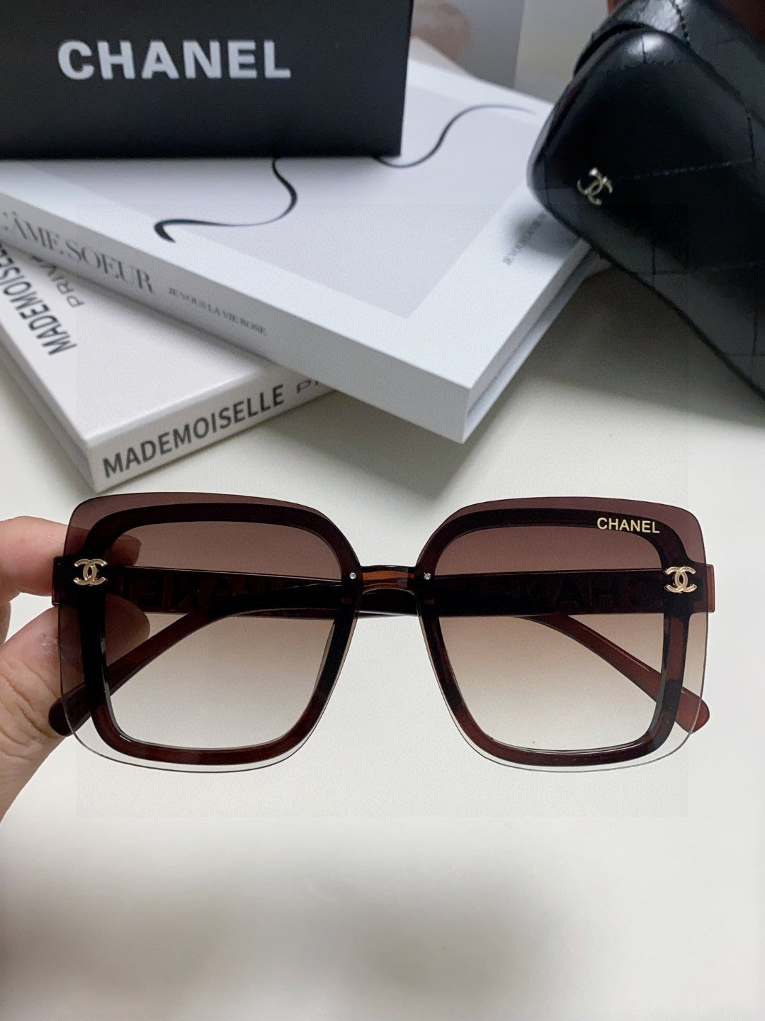 SQUARE SUNGLASSES 638797 IN ACETATE