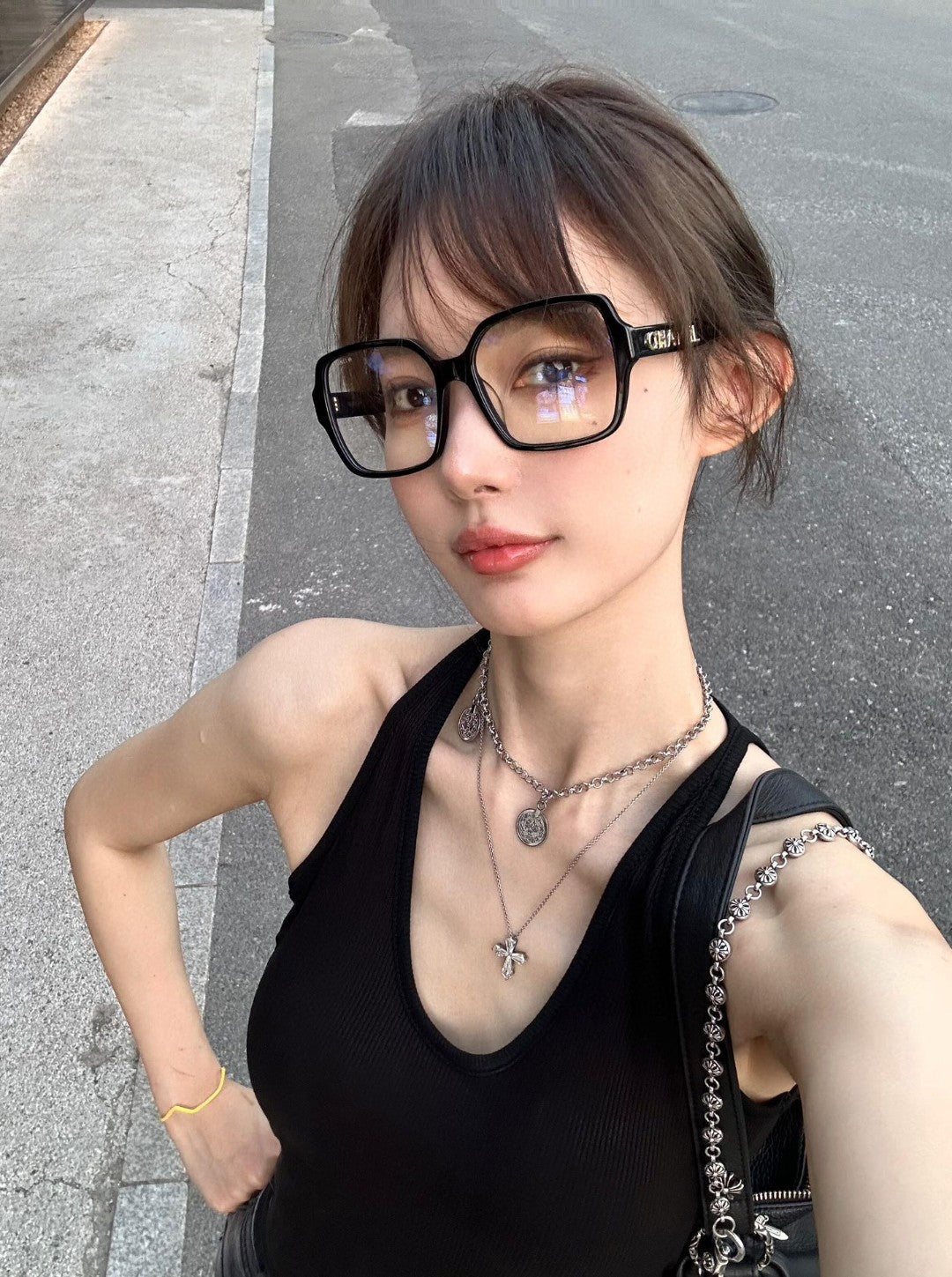 SQUARE SUNGLASSES 638934 IN BLACK ACETATE