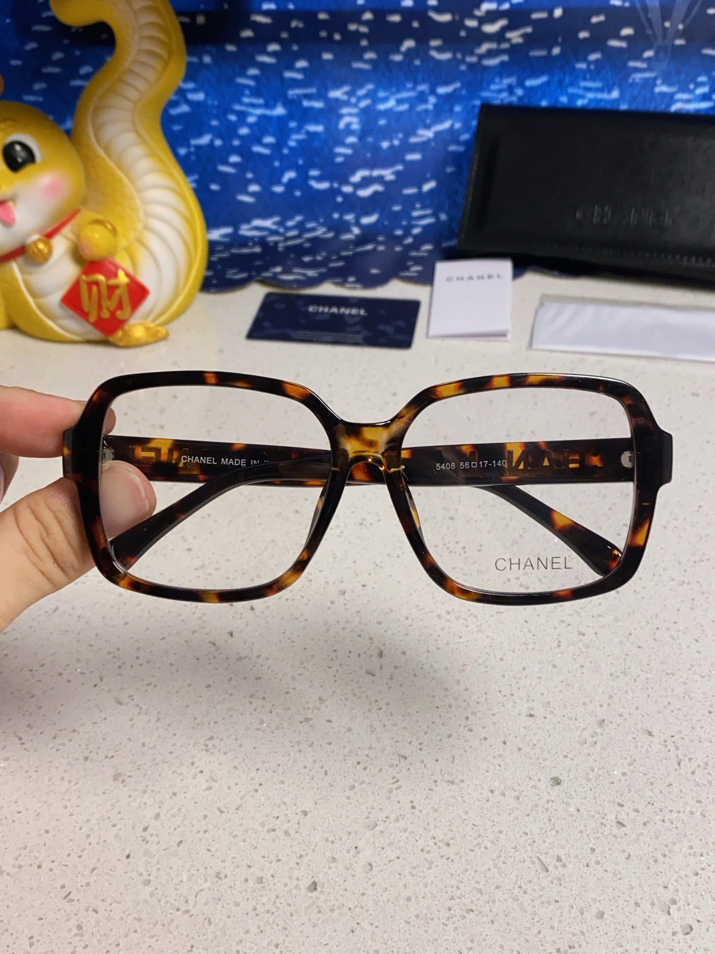 SQUARE SUNGLASSES 638933 IN HAVANA ACETATE