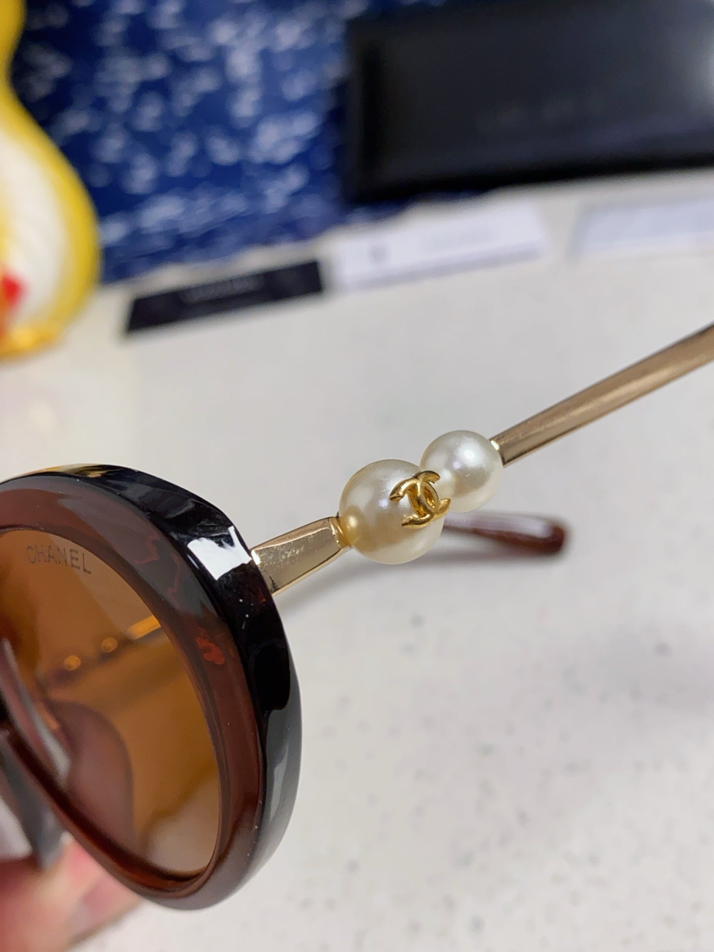 OVAL SUNGLASSES 640342 IN BROWN CLEAR ACETATE METAL FRAME