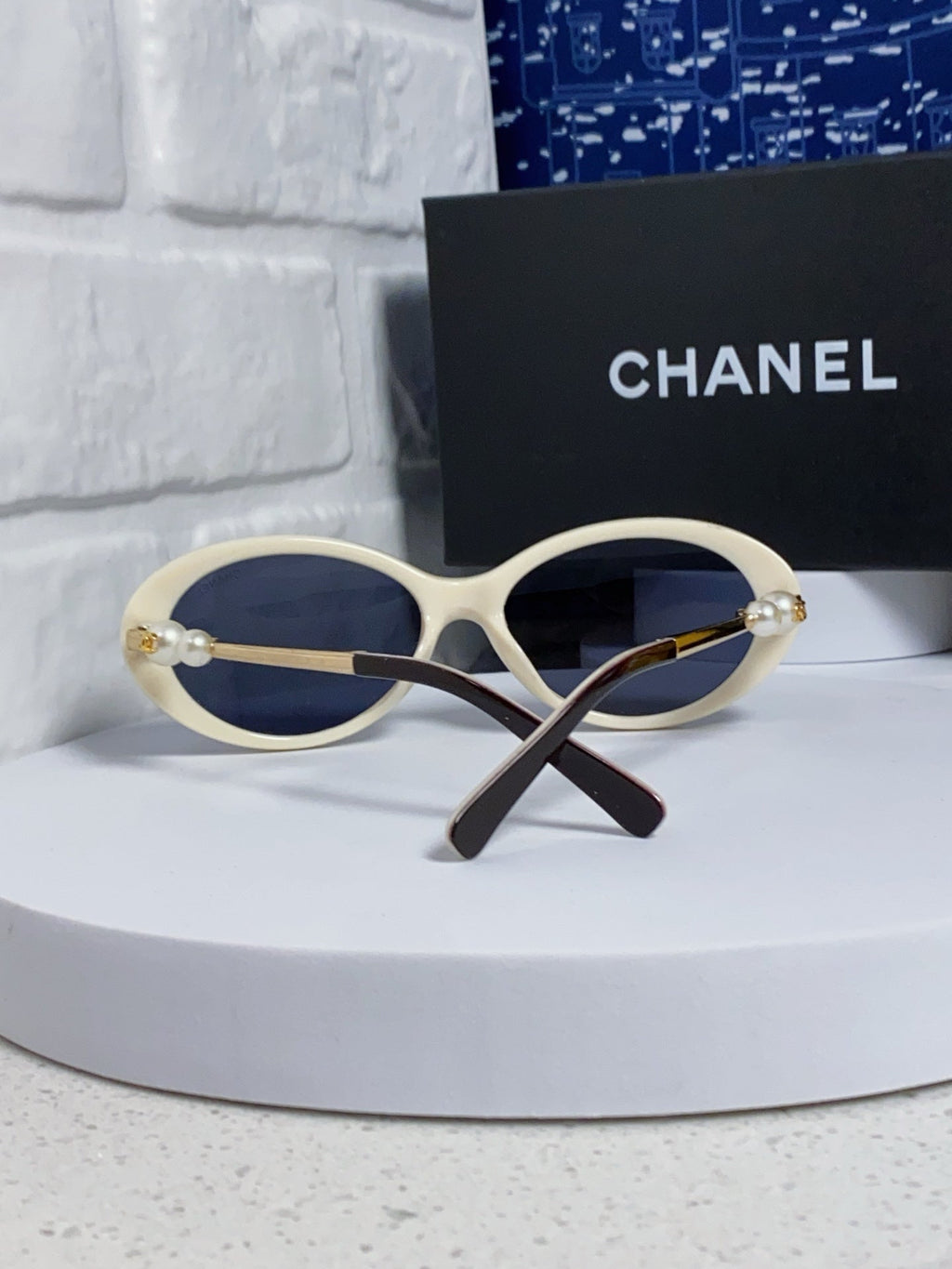 OVAL SUNGLASSES 640343 IN IVORY BROWN ACETATE METAL FRAME EMBOSSED PEARL