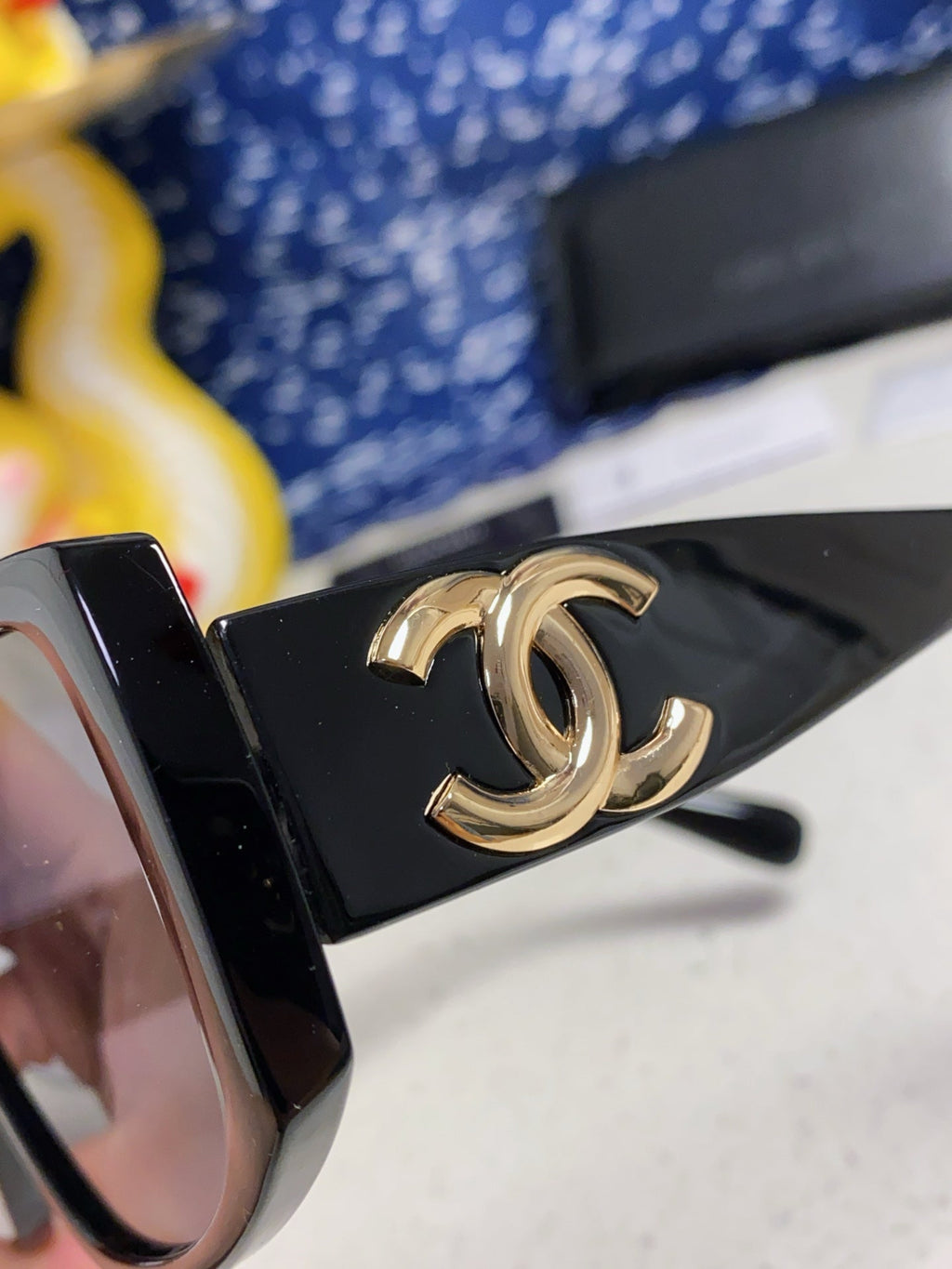 SQUARE SUNGLASSES CH5495 IN BLACK ACETATE BLACK LENSES