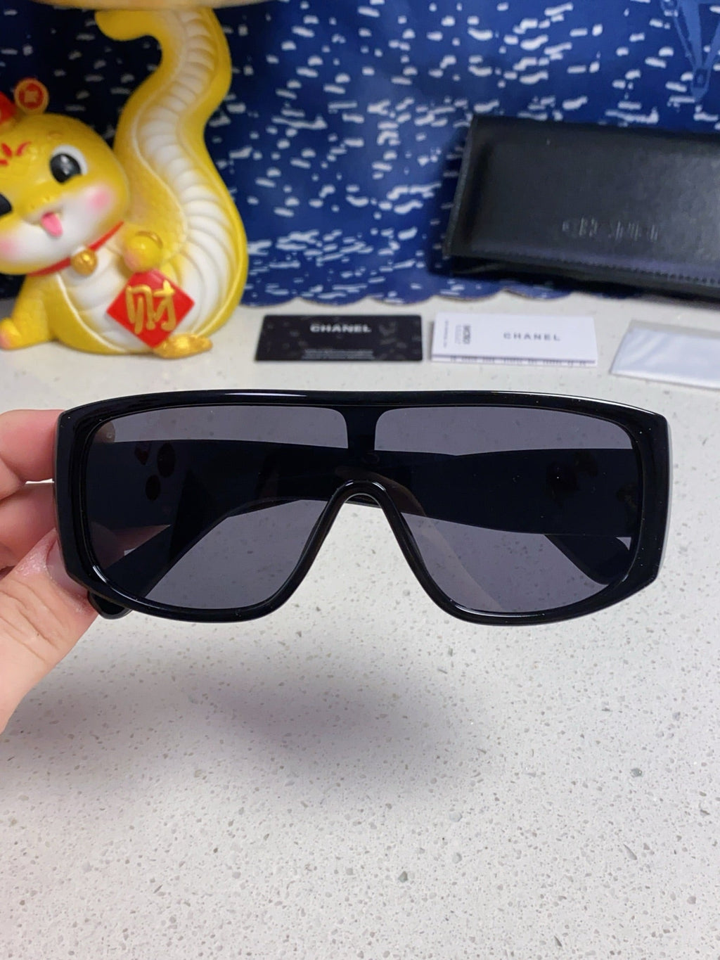 SQUARE SUNGLASSES CH5495 IN BLACK ACETATE BLACK LENSES