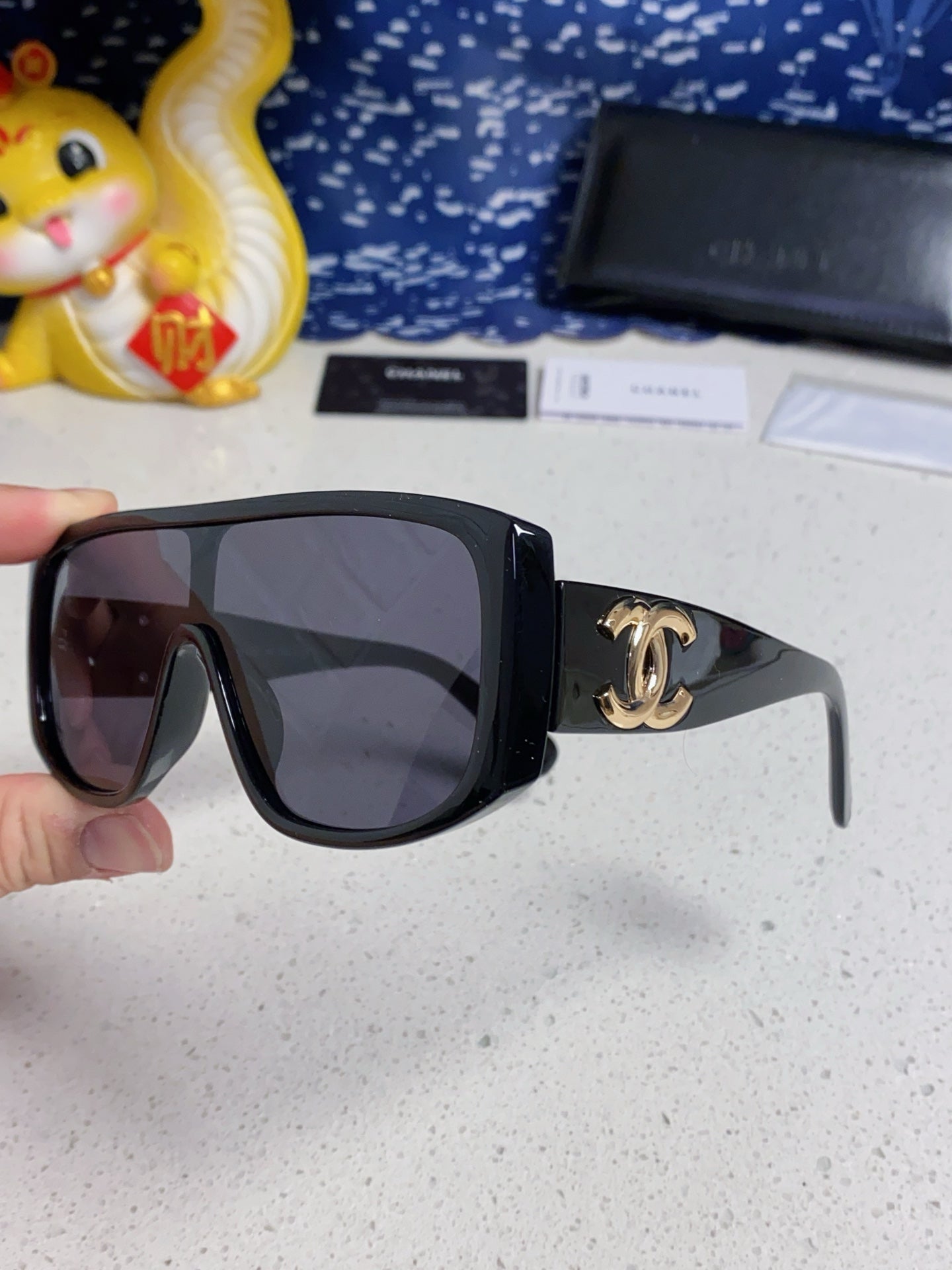SQUARE SUNGLASSES CH5495 IN BLACK ACETATE BLACK LENSES