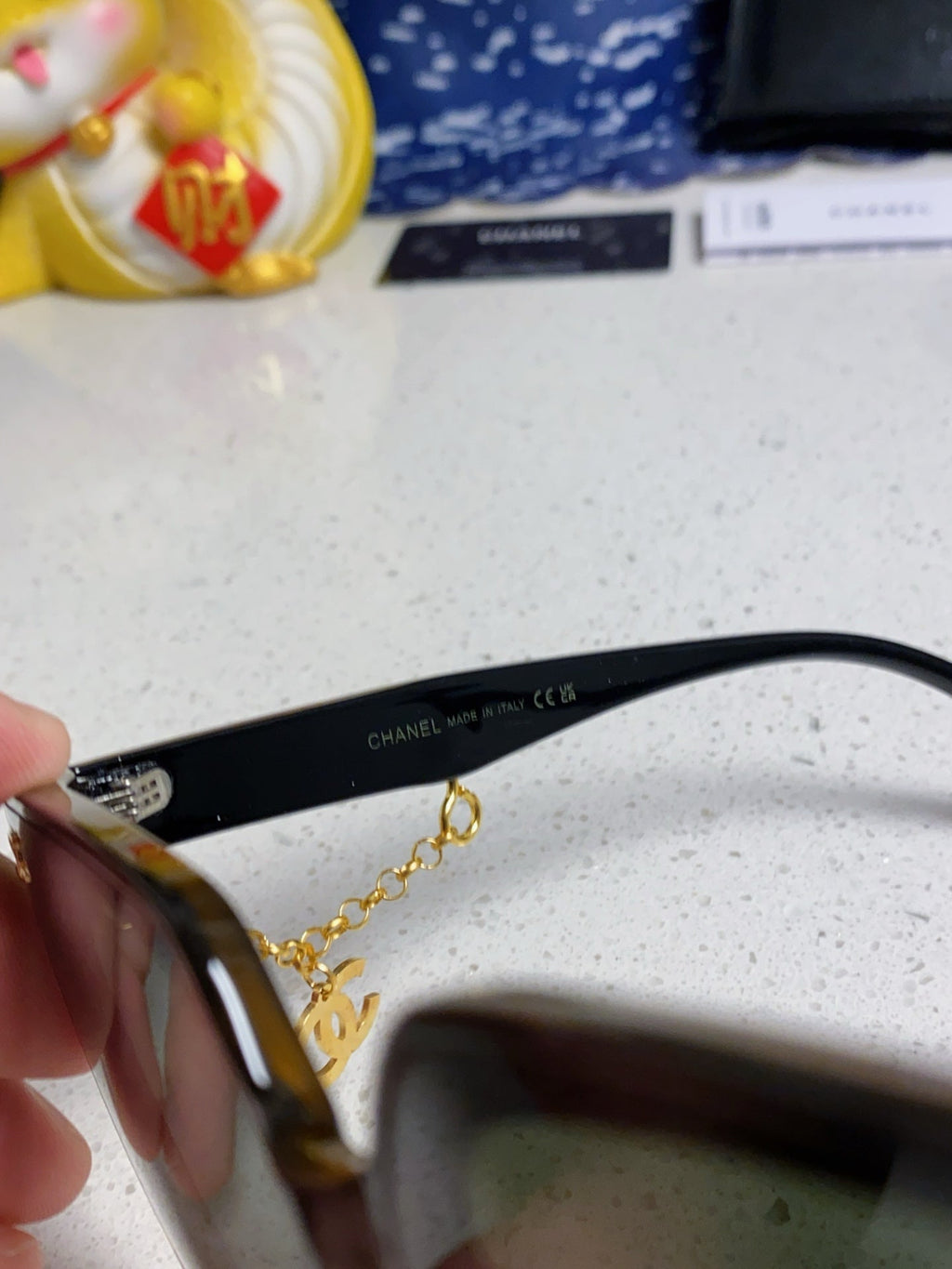 SQUARE SUNGLASSES 641808 IN BLACK OMBRE ORANGE ACETATE GOLD CHAIN