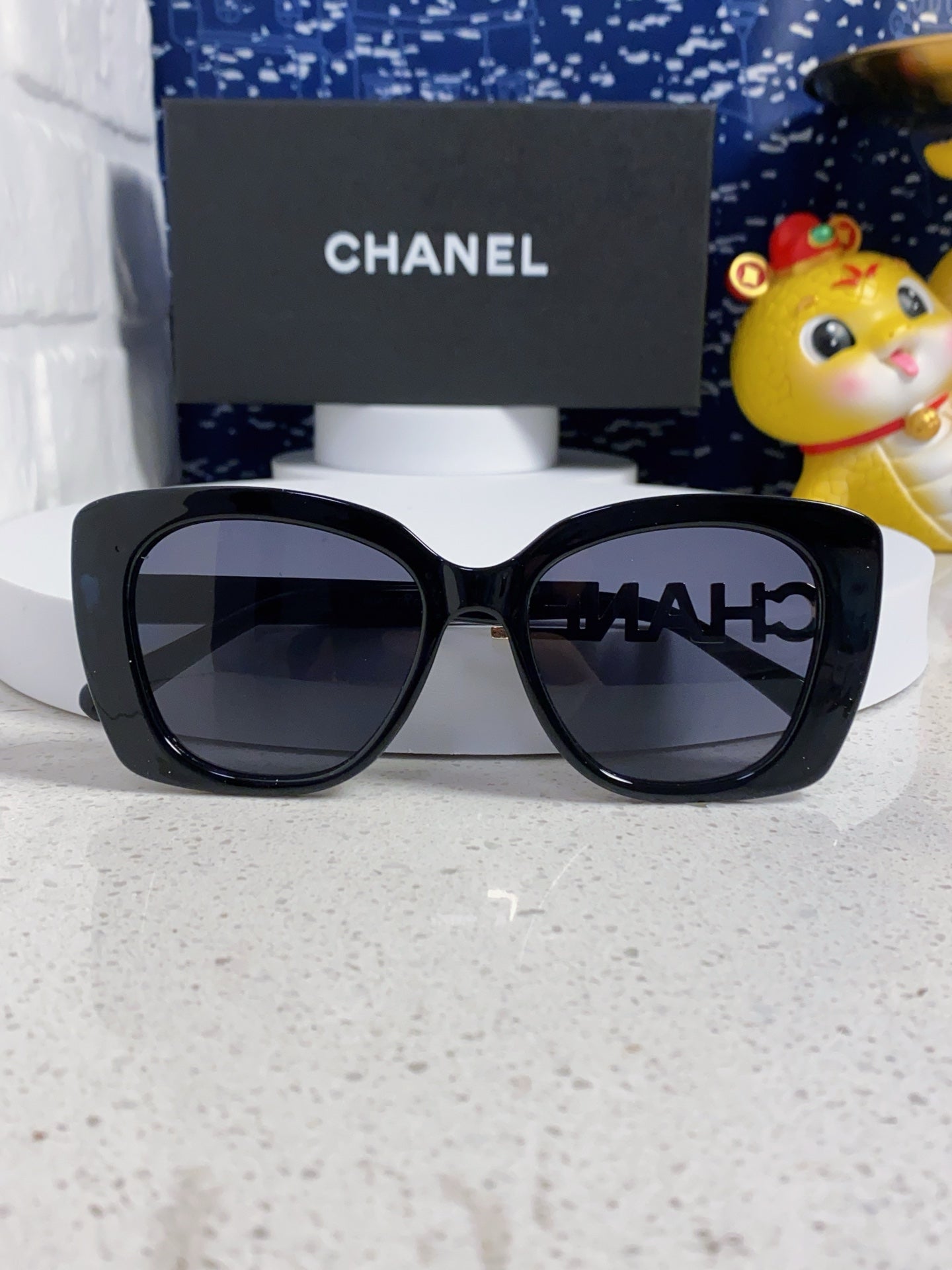 BUTTERFLY SUNGLASSES 641816 IN BLACK ACETATE GOLD METAL LOGO