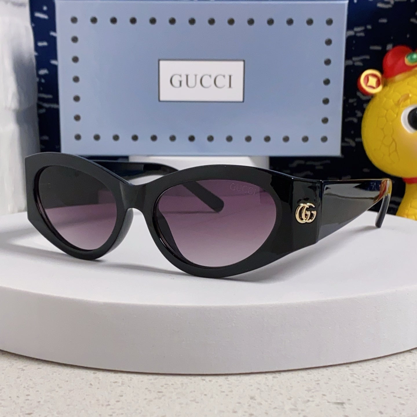 CAT-EYE FRAME SUNGLASSES 563336 IN ACETATE