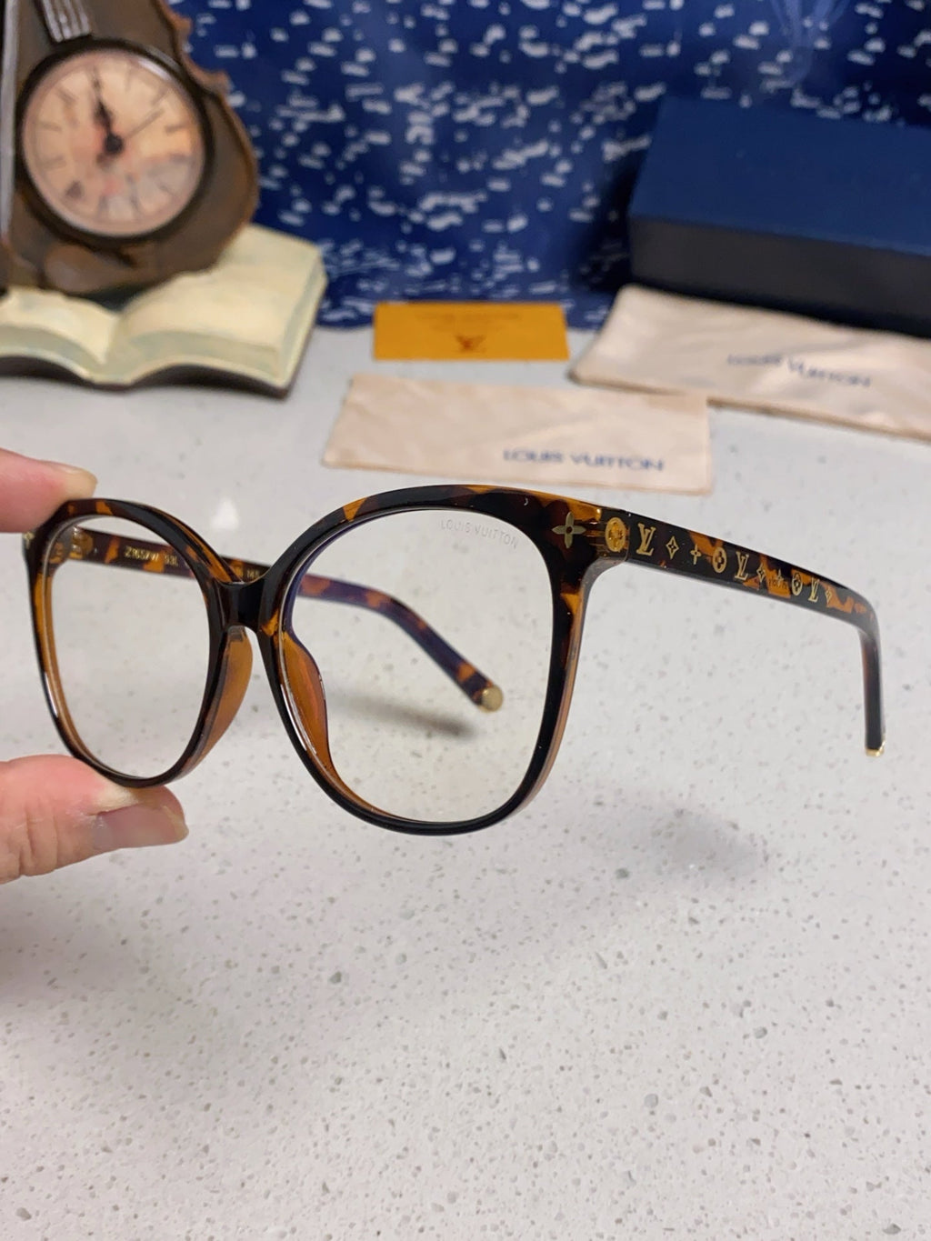 CAT EYE SUNGLASSES 573323 IN HAVANA ACETATE MONOGRAM LOGO