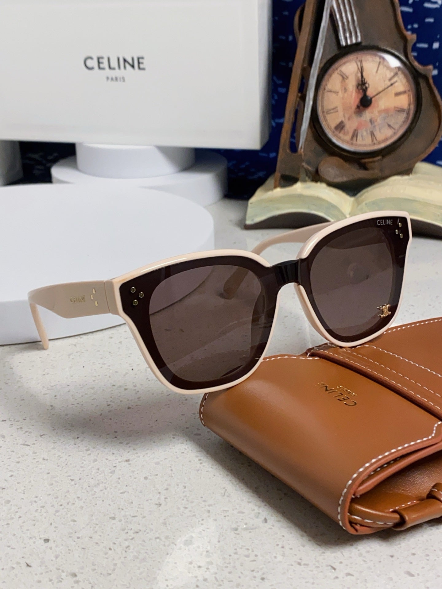 SQUARE SUNGLASS 575841 IN NUDE ACETATE