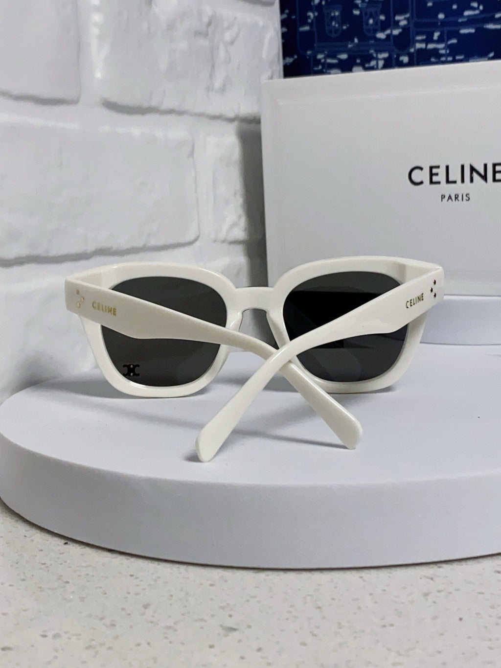 SQUARE SUNGLASS 575842 IN WHITE ACETATE