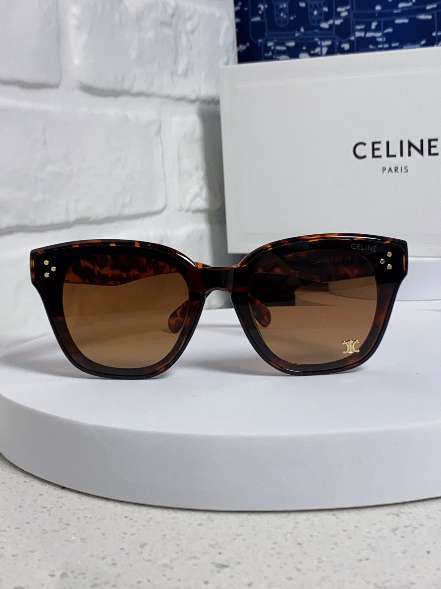 SQUARE SUNGLASS 575844 IN HAVANA ACETATE