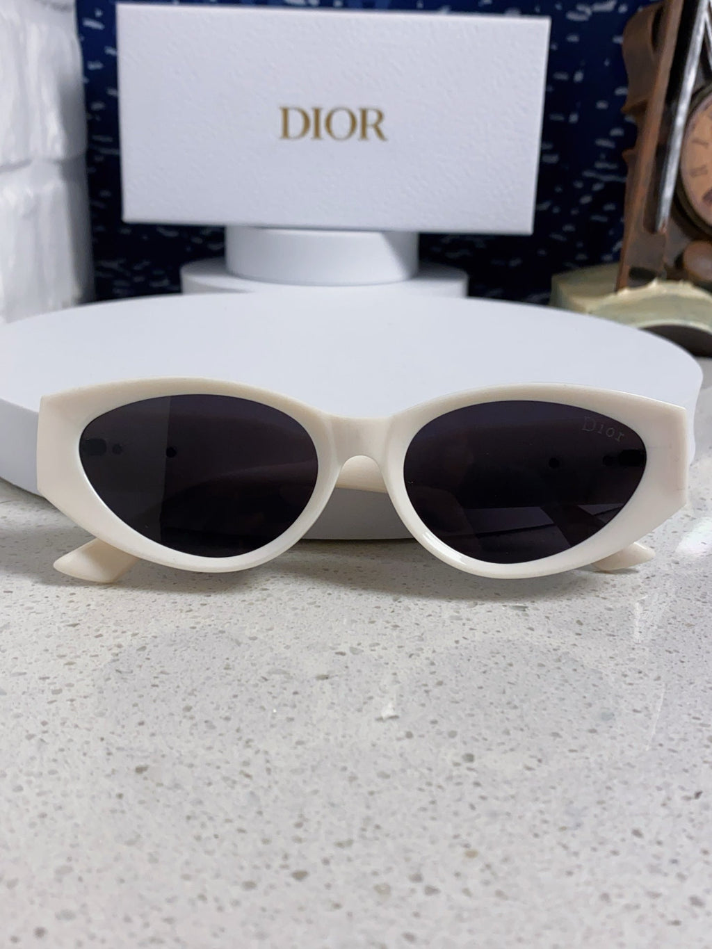 MONTAIGNE SUNGLASS 578113 IN OFF WHITE ACETATE