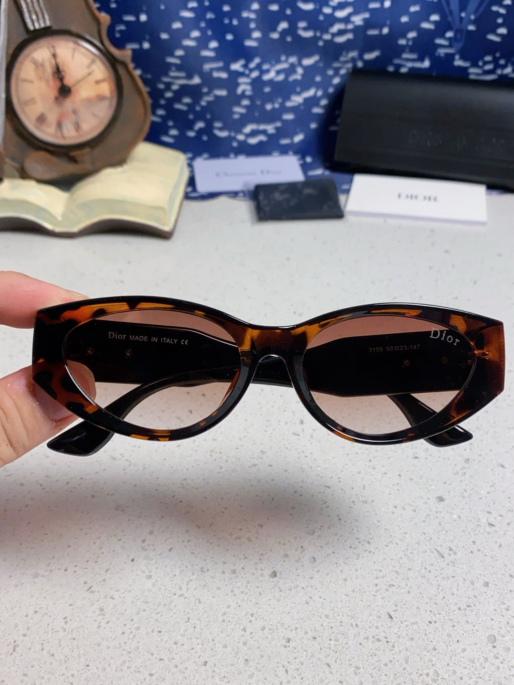 MONTAIGNE SUNGLASS 578114 IN HAVANA ACETATE