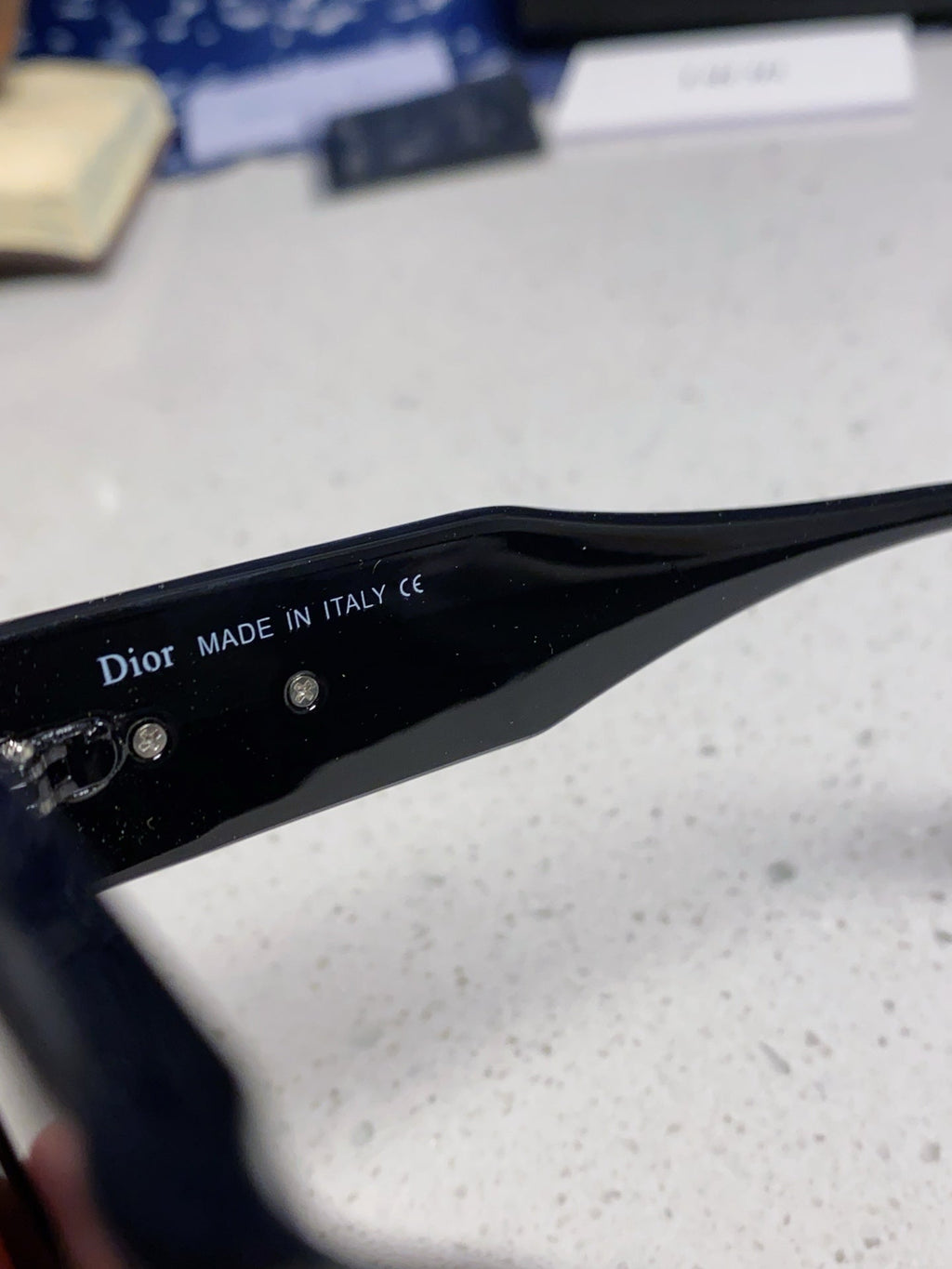 MONTAIGNE SUNGLASS 578115 IN BLACK ACETATE