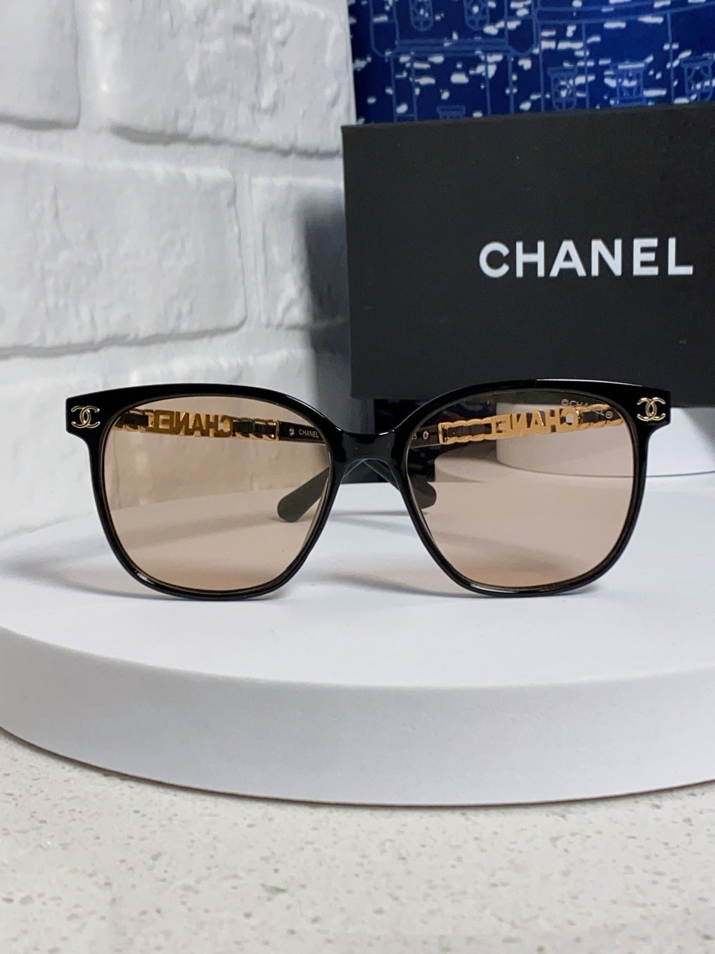 SQUARE SUNGLASSES 632028 IN BLACK ACETATE LIGHT BROWN LENSES