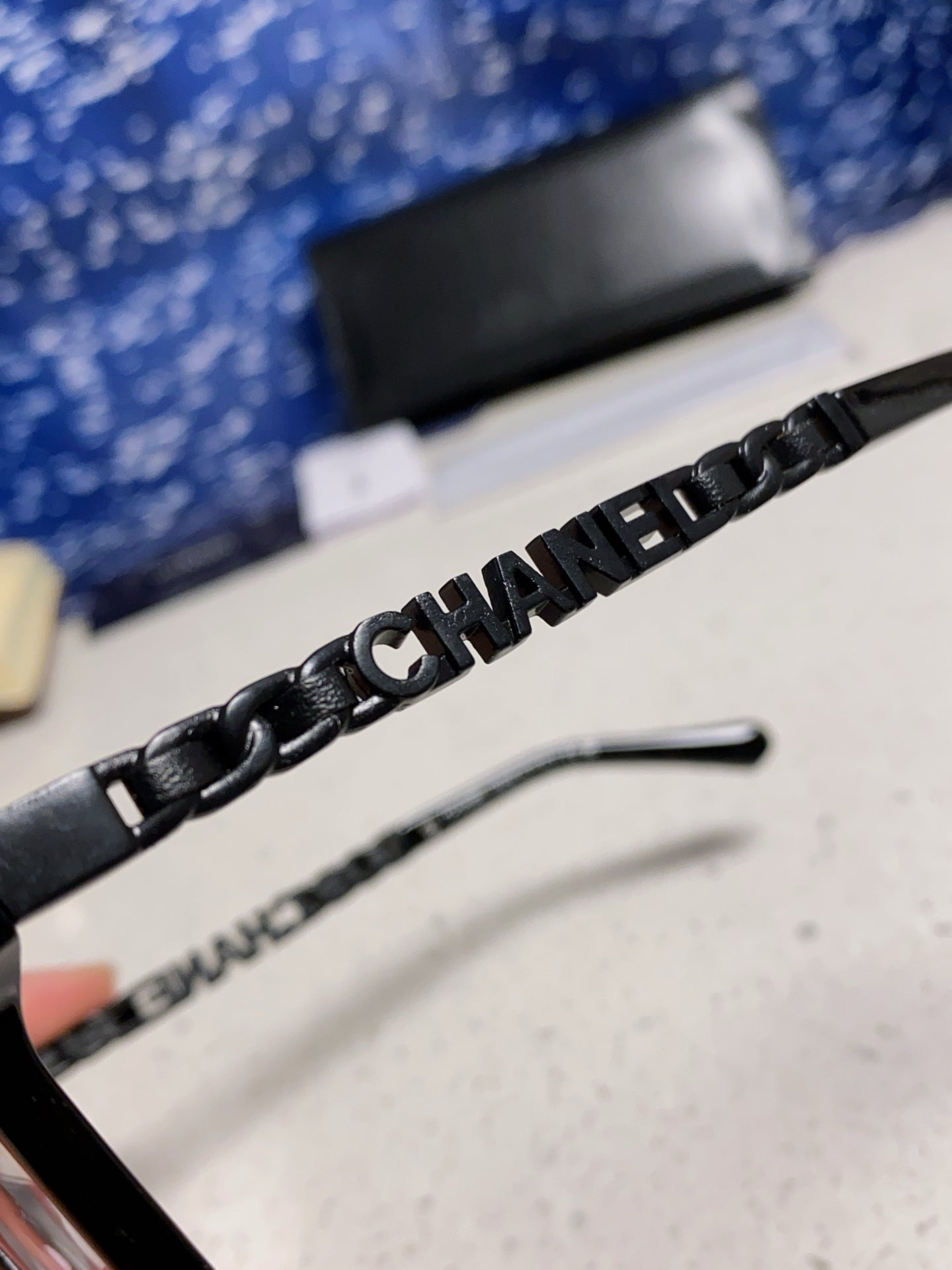 SQUARE SUNGLASSES 632029 IN BLACK ACETATE BLACK LOGO ON FRAME