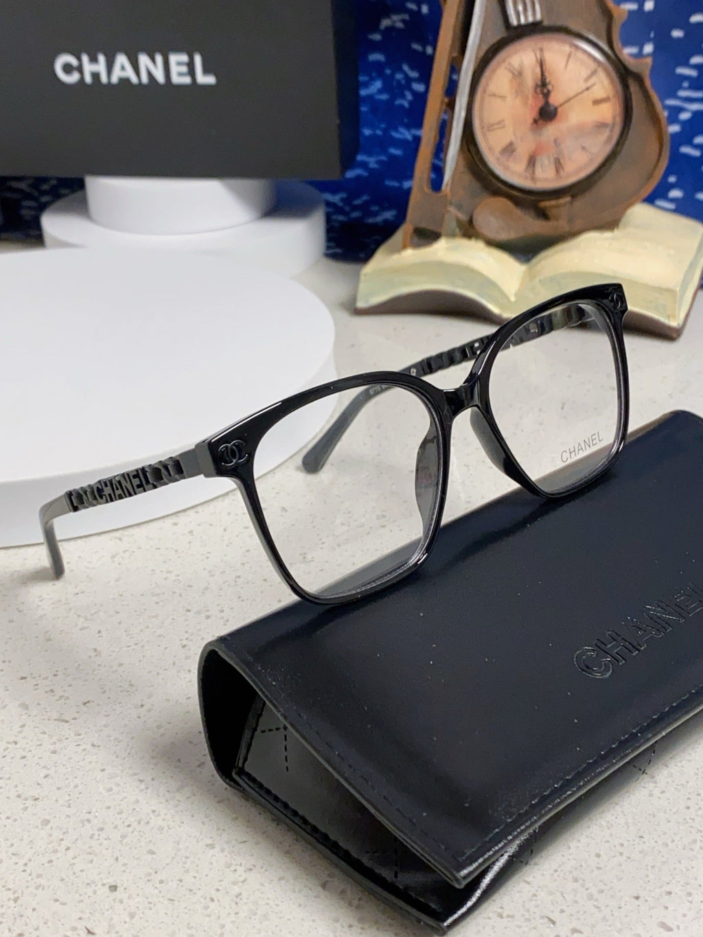 SQUARE SUNGLASSES 632029 IN BLACK ACETATE BLACK LOGO ON FRAME