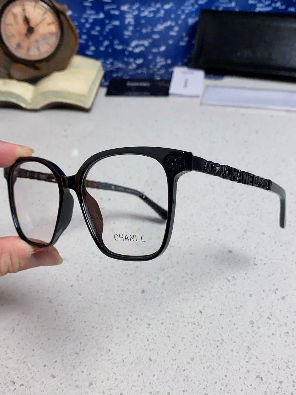 SQUARE SUNGLASSES 632029 IN BLACK ACETATE BLACK LOGO ON FRAME