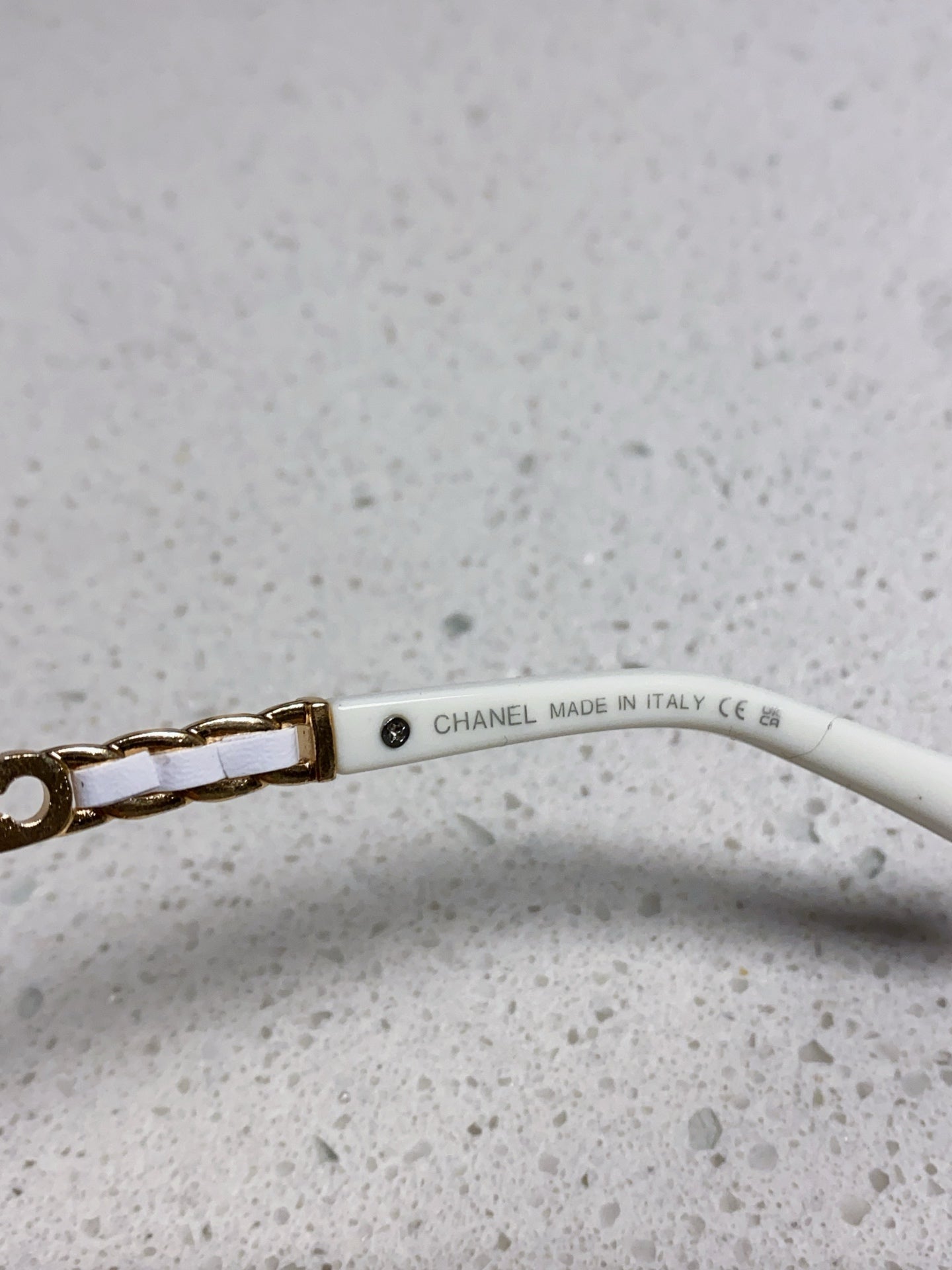 SQUARE SUNGLASSES 632031 IN WHITE ACETATE GOLD METAL