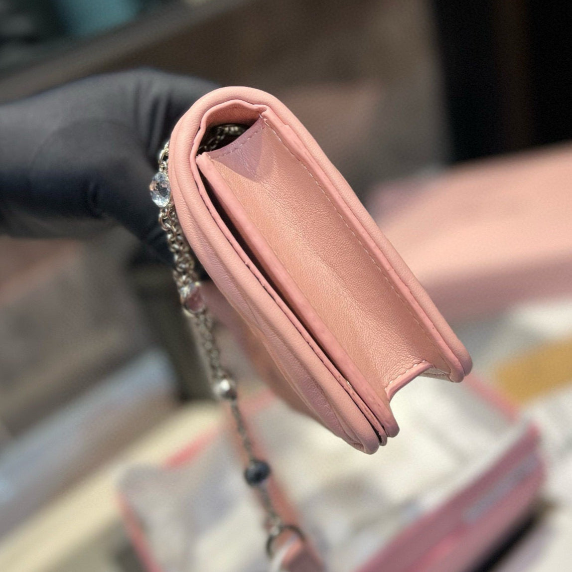 MATELASSÉ CRYSTAL CHAIN BAG 21 IN BABY PINK LAMBSKIN