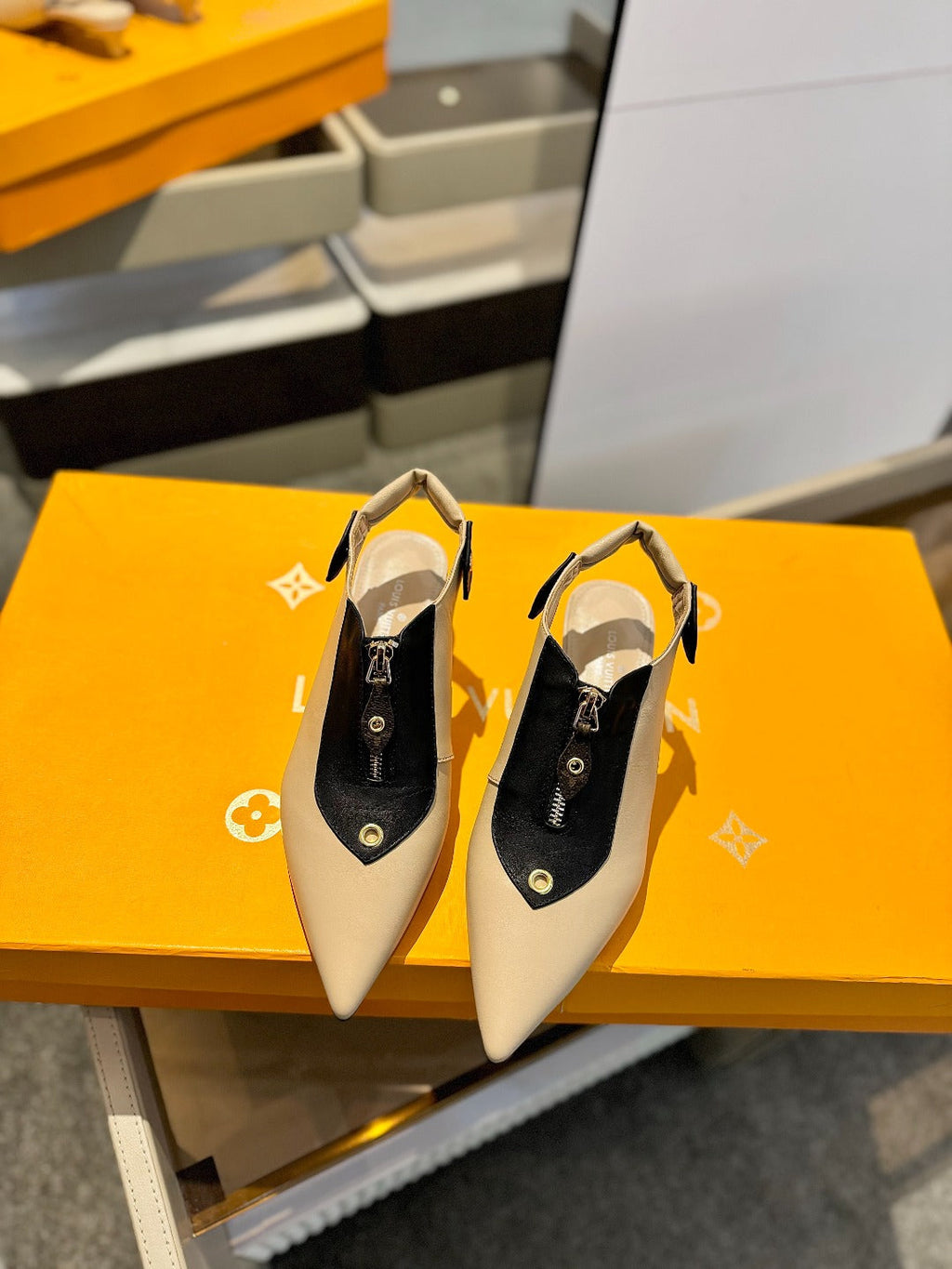 ALLURE HIGH 4.5 CM SLINGBACK IN SAND BROWN MIX BLACK CALFSKIN