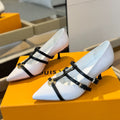 HIGH PUMP 5 CM TRIPLE-STRAP IN WHITE CALFSKIN WITH BLACK STRAP