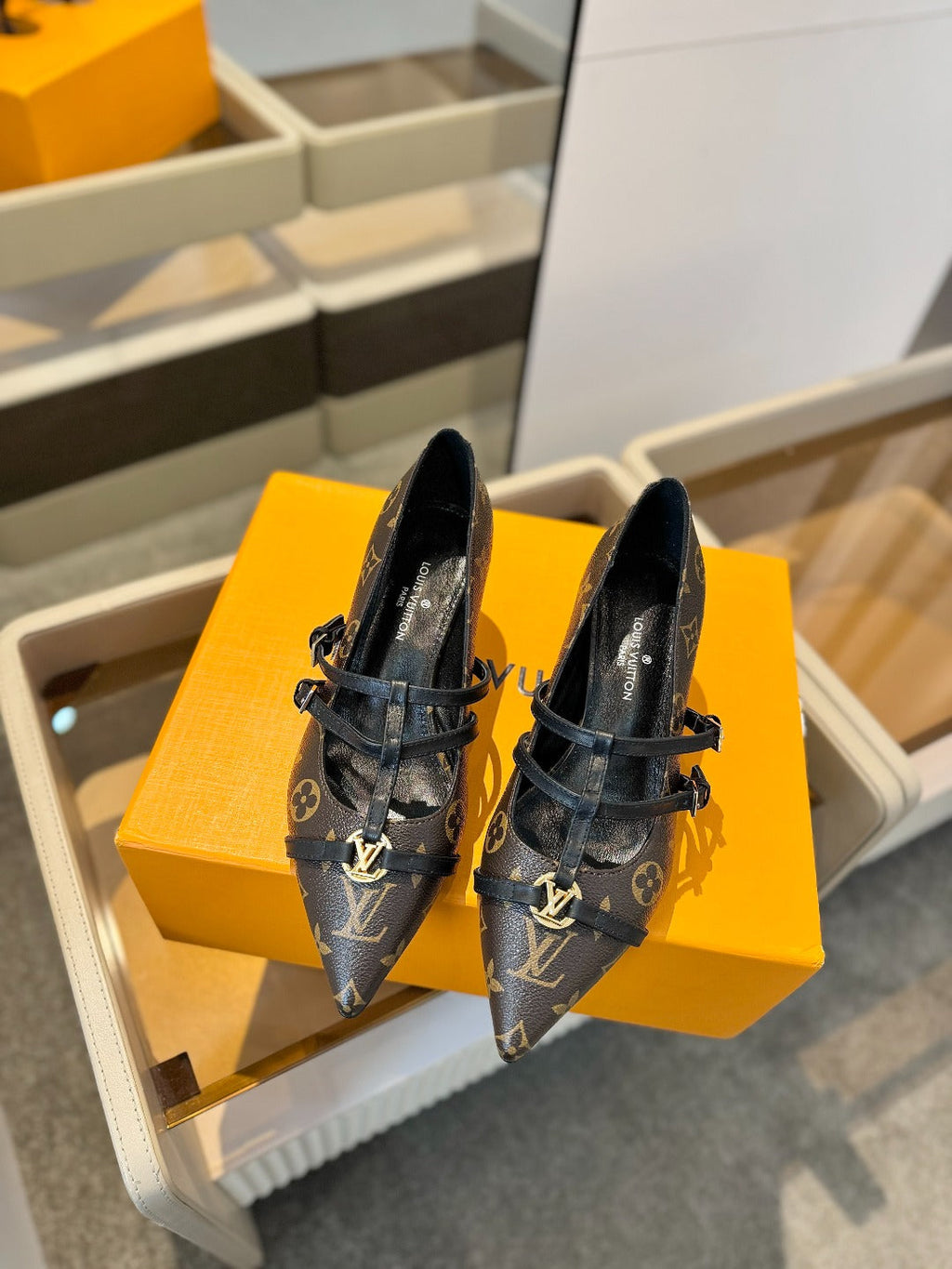 HIGH PUMP 5 CM TRIPLE-STRAP IN CHOCOLATE BROWN MONOGRAM CALFSKIN WITH BLACK STRAP