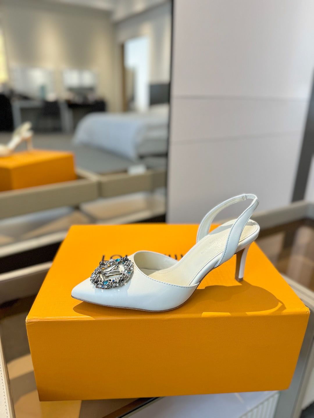 HIGH HEEL 75 MM SLINGBACK IN WHITE CALFSKIN WITH CRYSTAL