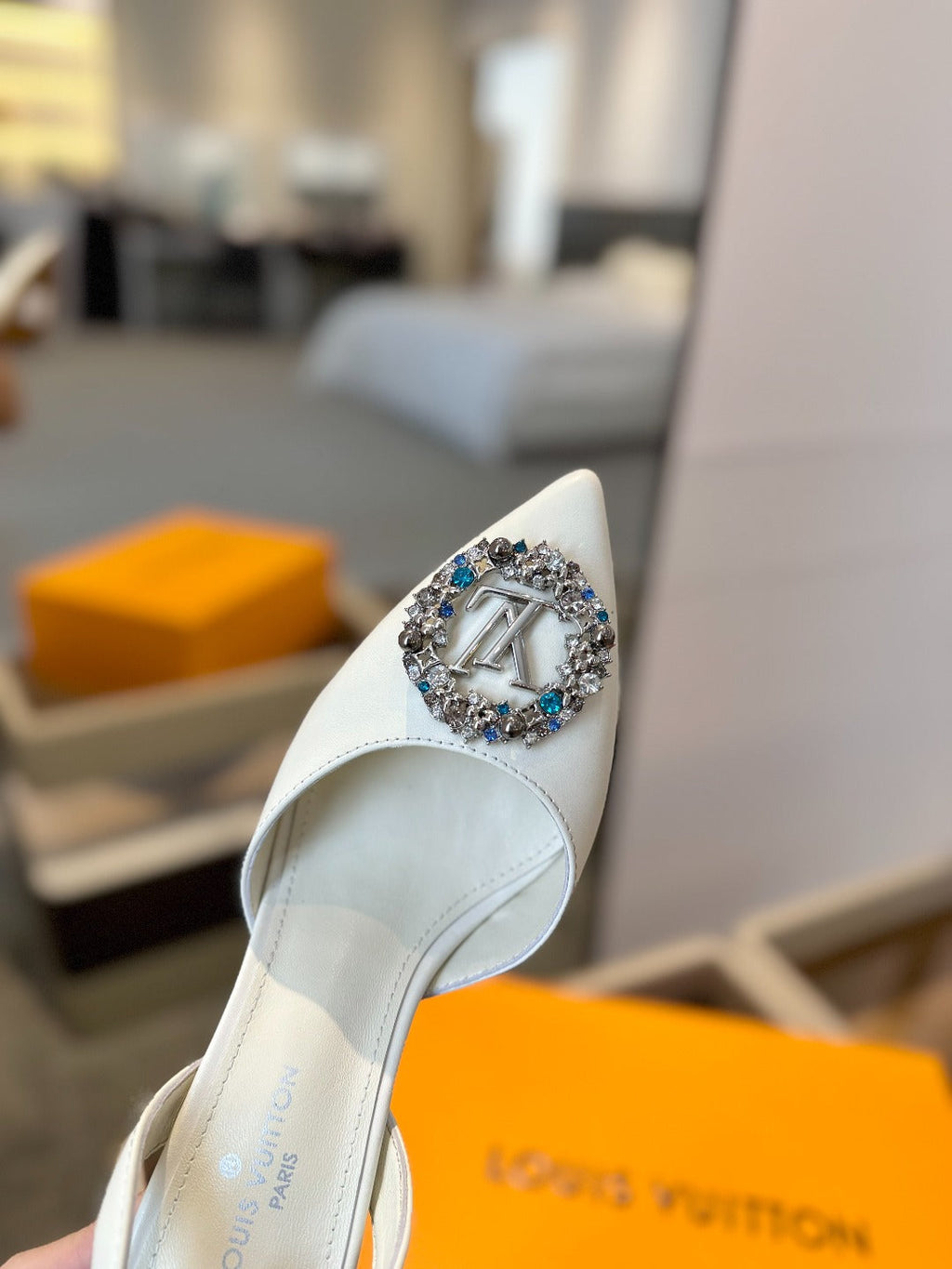 HIGH HEEL 75 MM SLINGBACK IN WHITE CALFSKIN WITH CRYSTAL