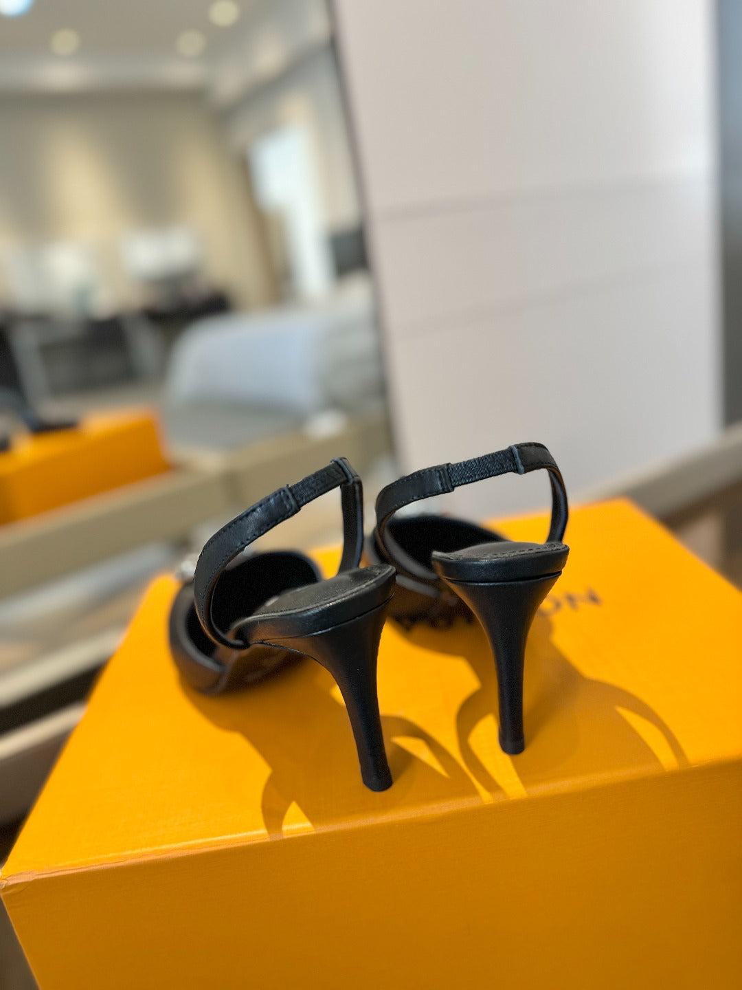 HIGH HEEL 75 MM SLINGBACK IN BLACK CALFSKIN WITH CRYSTAL