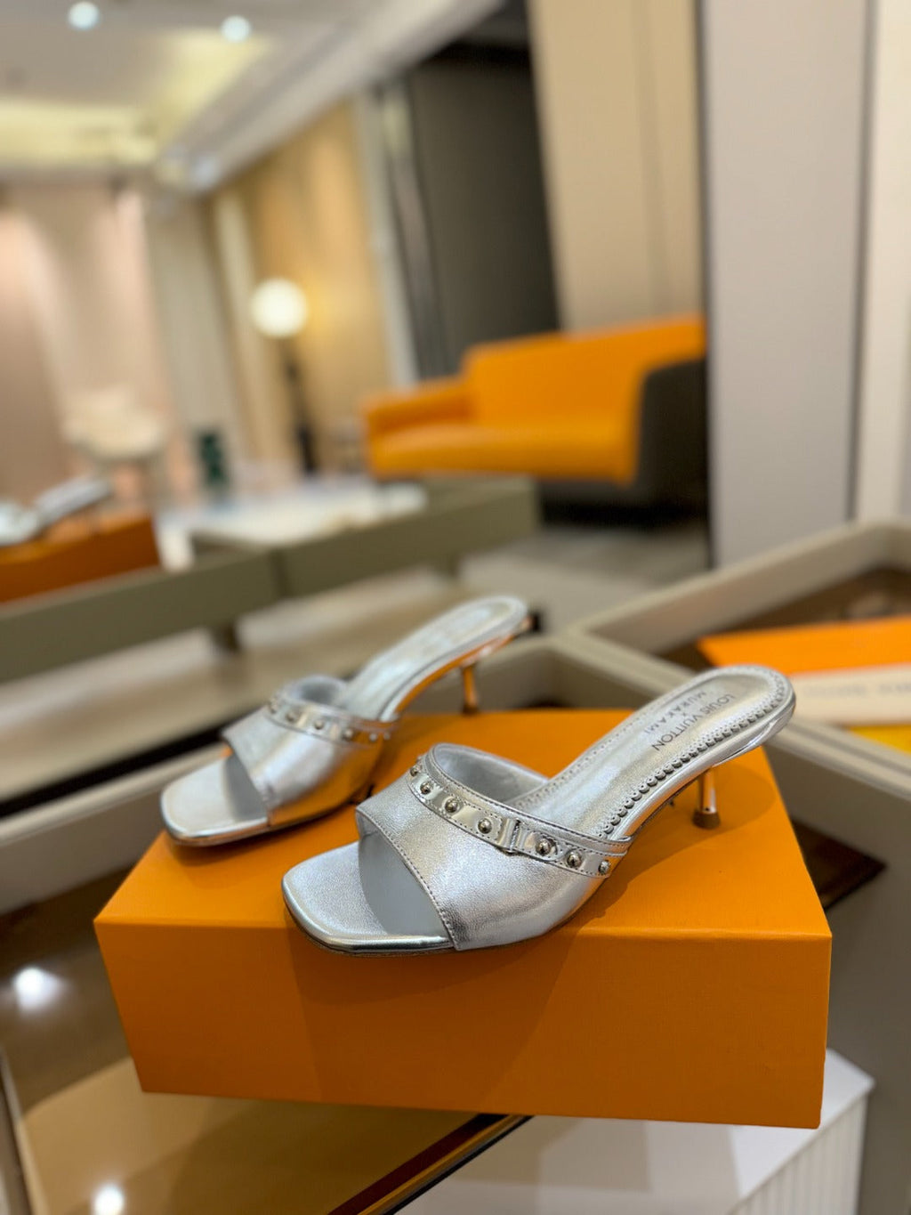 LV X TM 6AM HIGH 4 CM MULE IN SILVER CALFSKIN