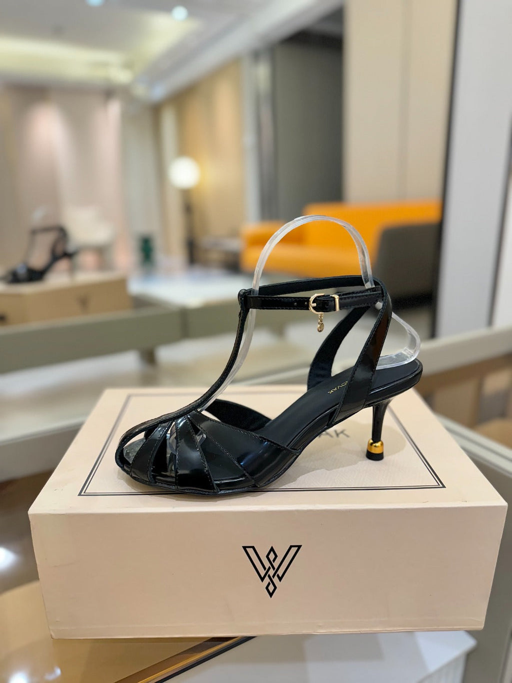 HIGH SANDALS 75 MM IN BLACK PATENT CALFSKIN