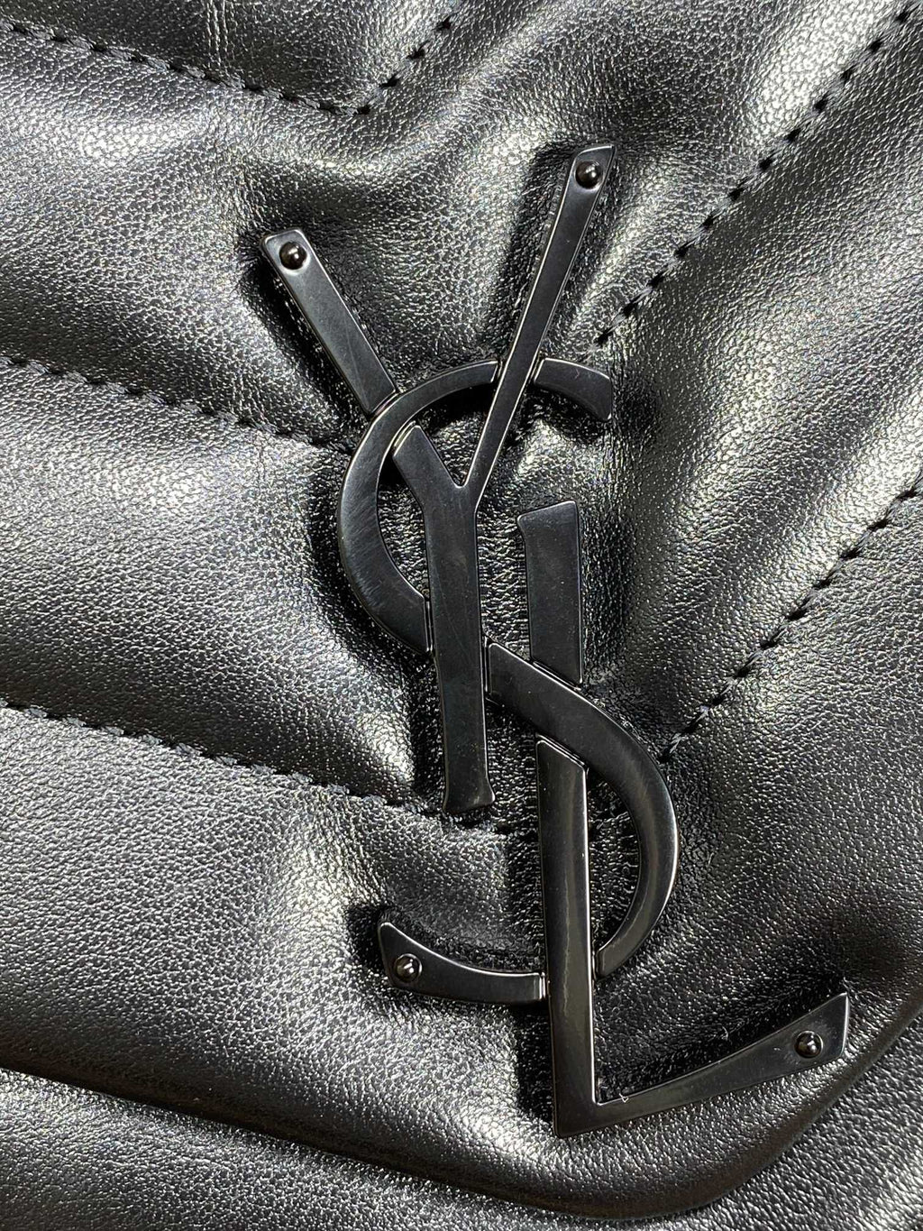 LOULOU SHOULDER BAG 32 IN BLACK QUILTED LAMBSKIN BLACK HARDWARE