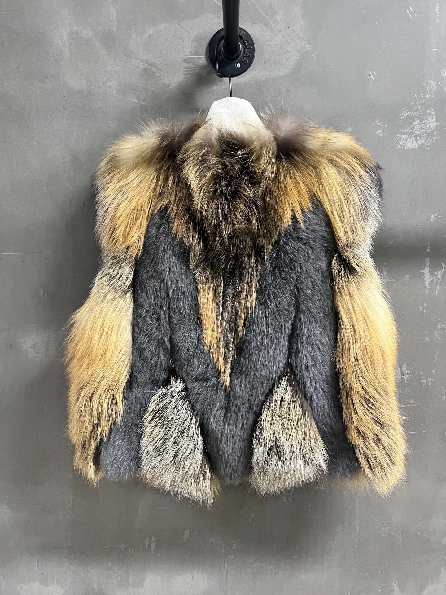 LV 25S FUR VEST 0059