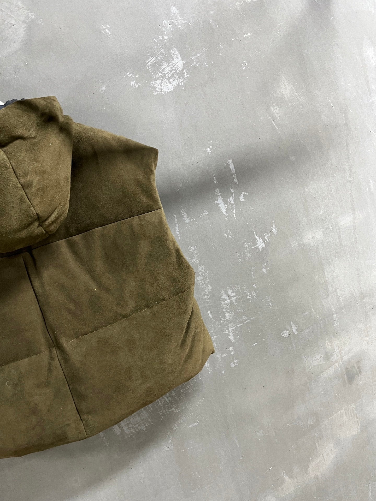 PRADA 25S SUEDE DOWN VEST 386