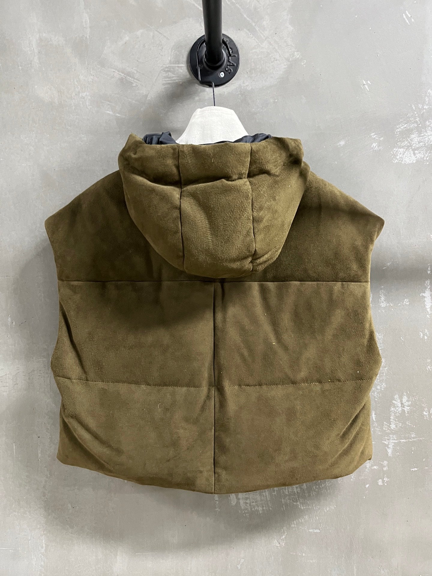 PRADA 25S SUEDE DOWN VEST 386