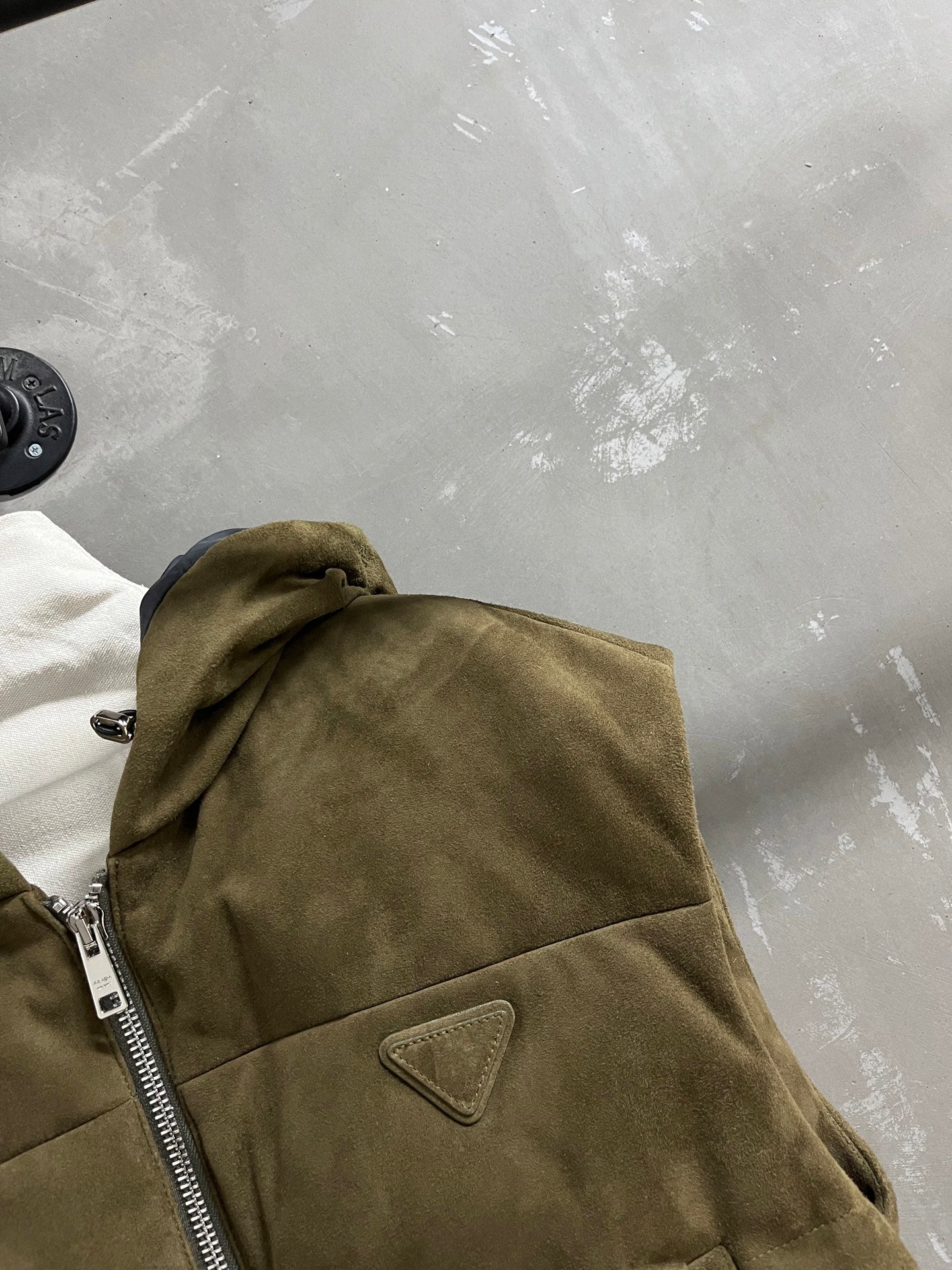 PRADA 25S SUEDE DOWN VEST 386