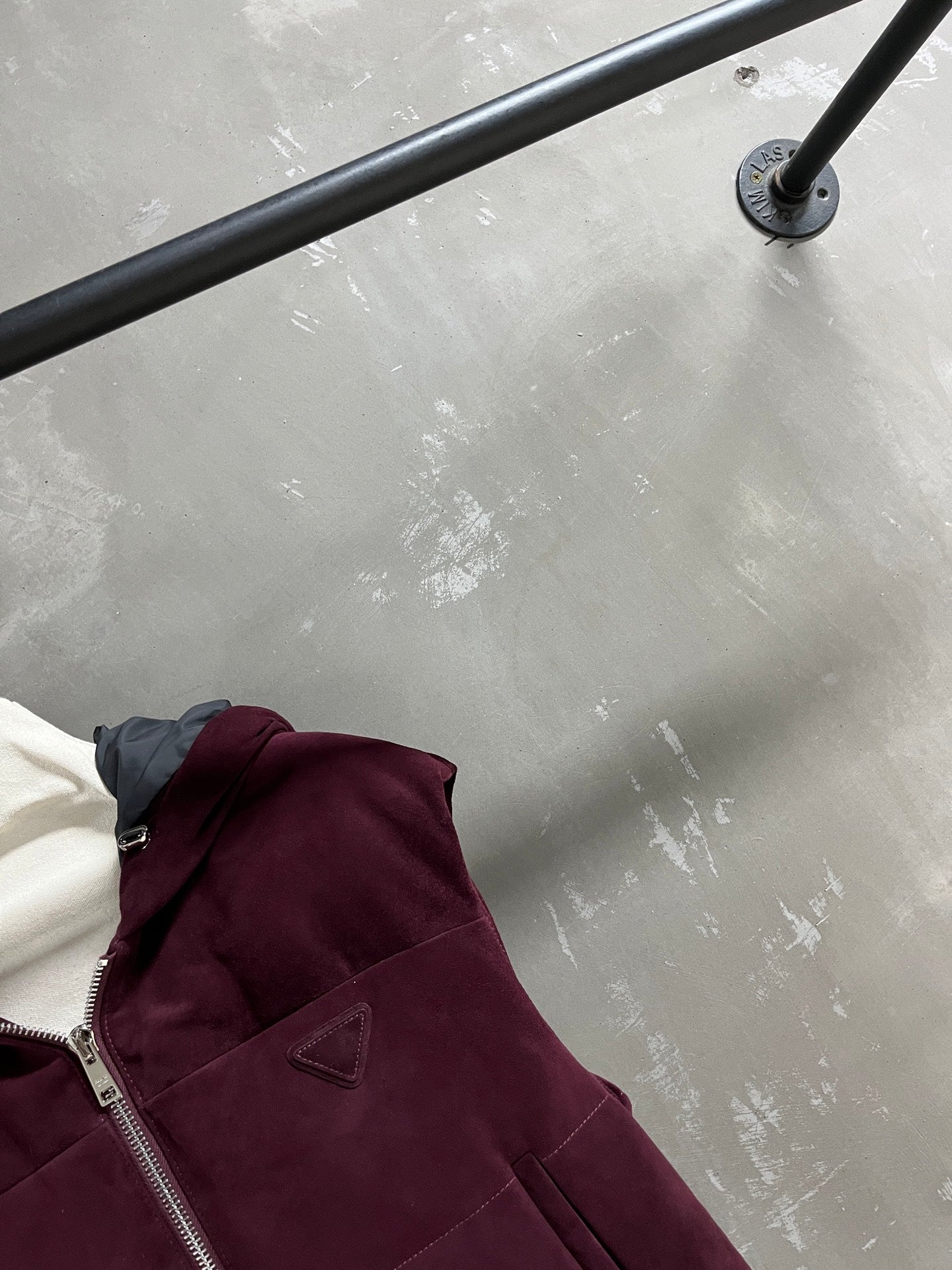 PRADA 25S SUEDE DOWN VEST 385