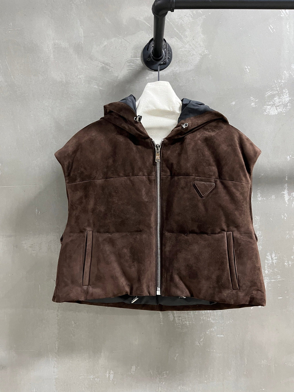 PRADA 25S SUEDE DOWN VEST 384