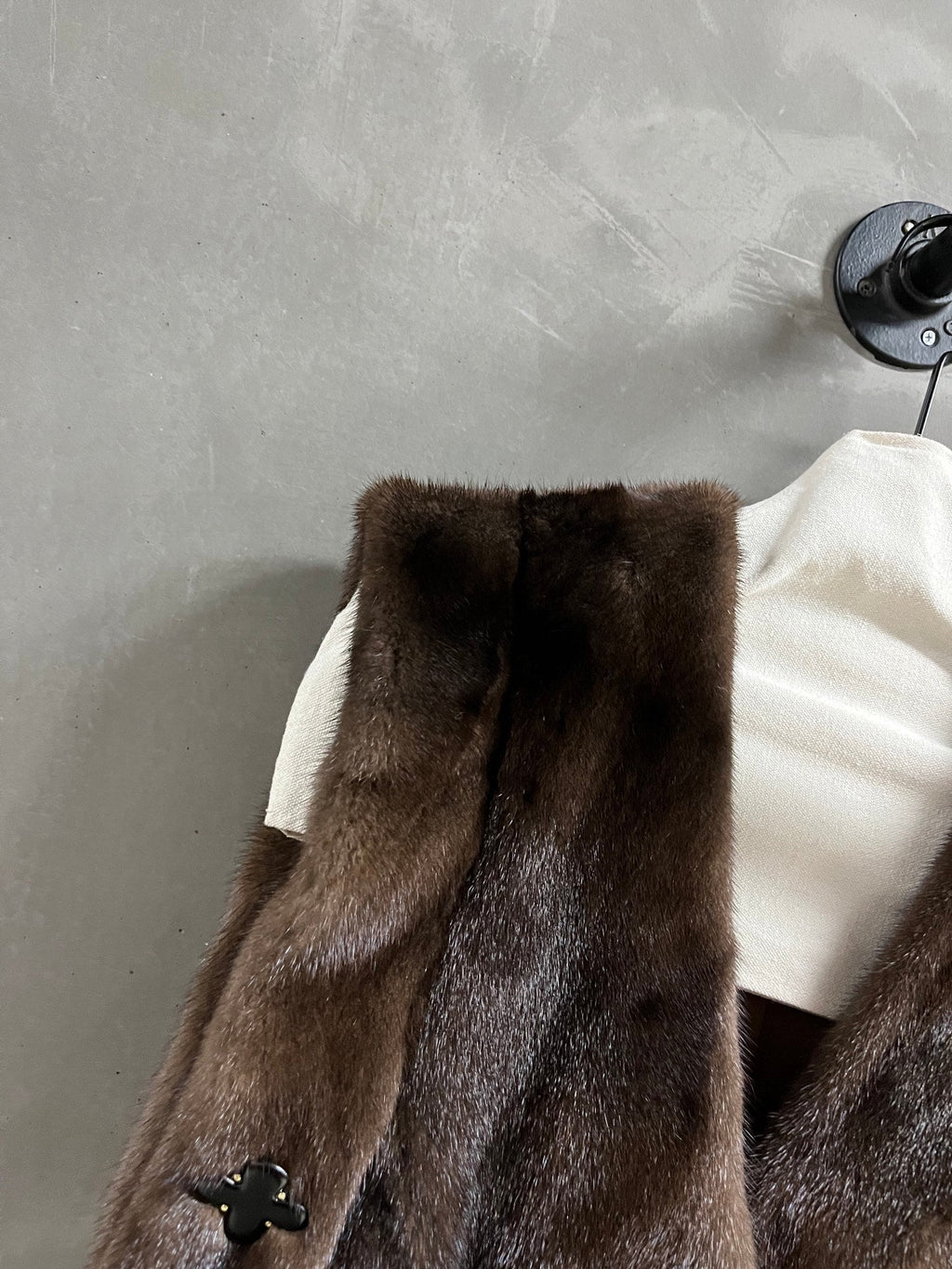 MIUMIU FUR VEST STYLE 684