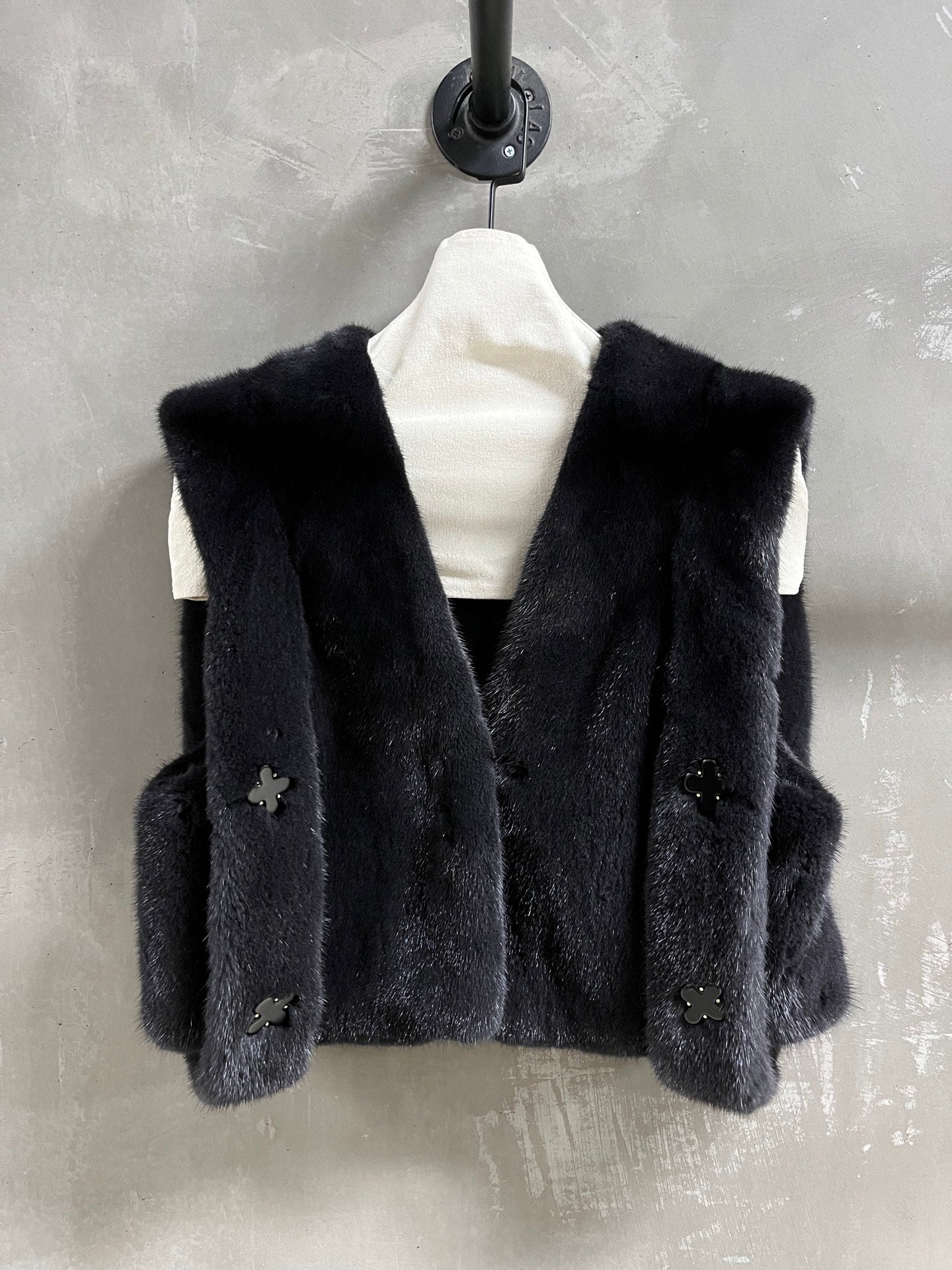 MIUMIU FUR VEST STYLE 683