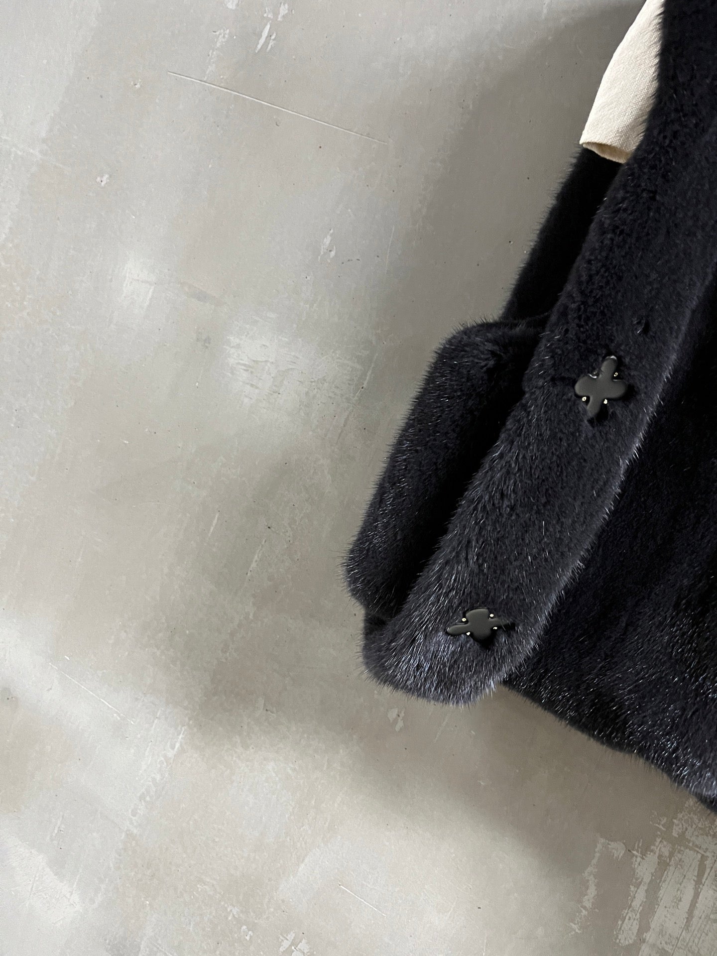 MIUMIU FUR VEST STYLE 683