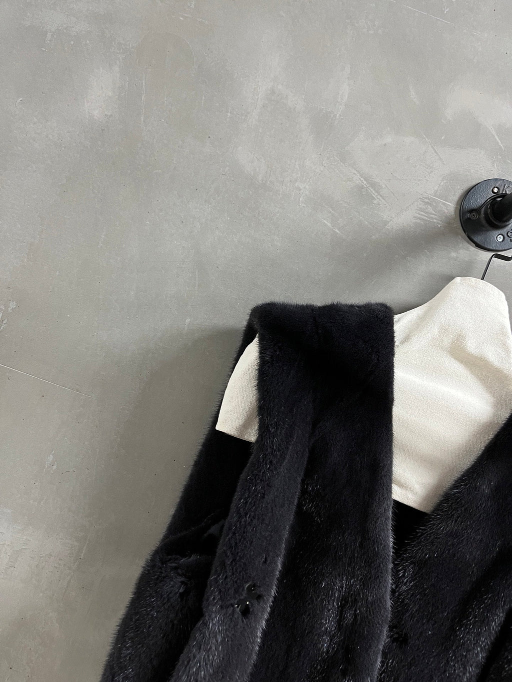 MIUMIU FUR VEST STYLE 683