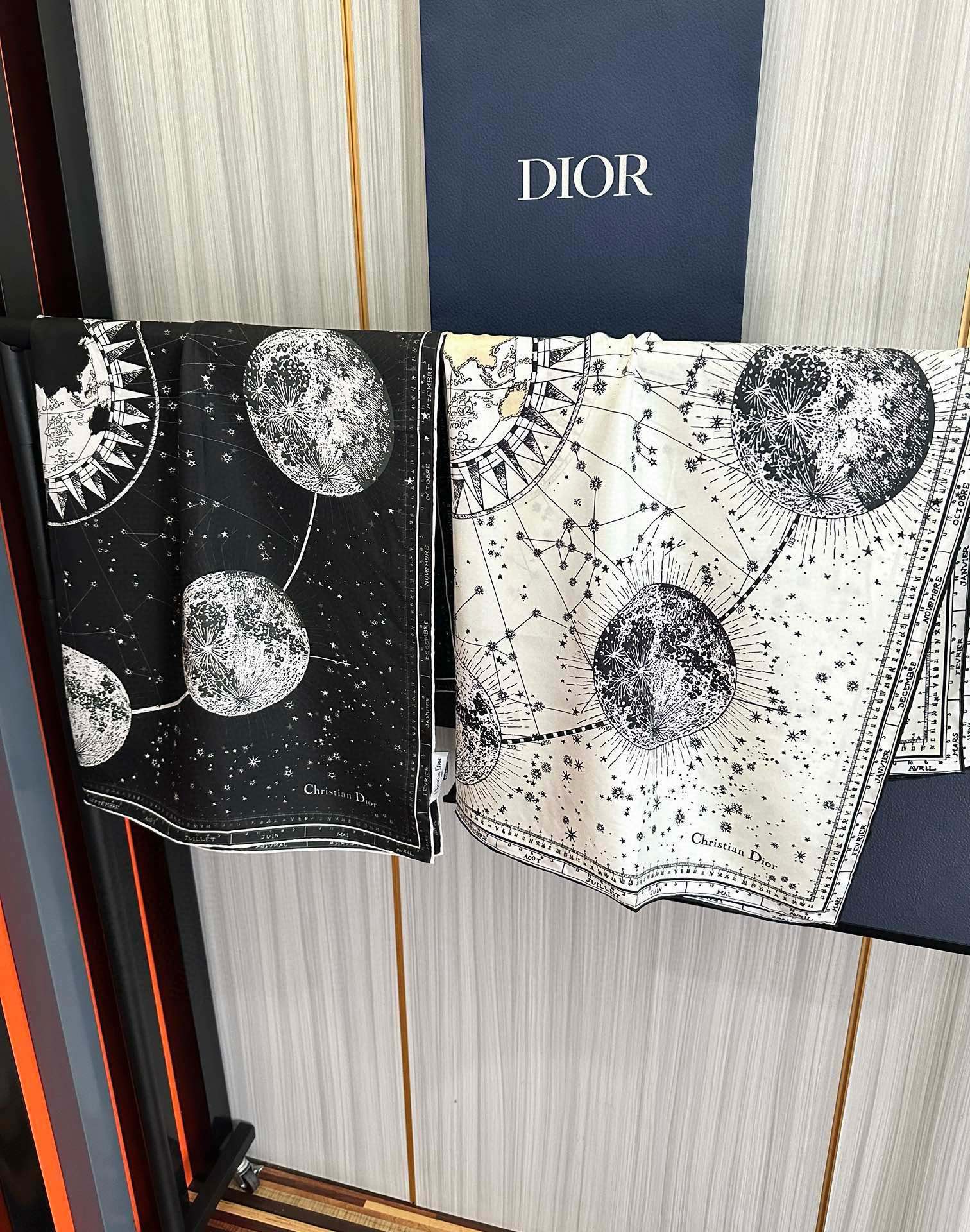 DIOR SCARF 90 CM IN SILK 651243