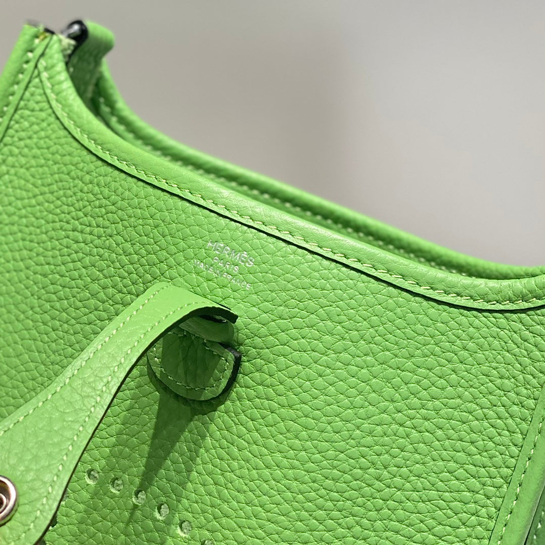 MINI NEO 18 EVELYNE BAG IN LIGHT GREEN GRAINED CALFSKIN