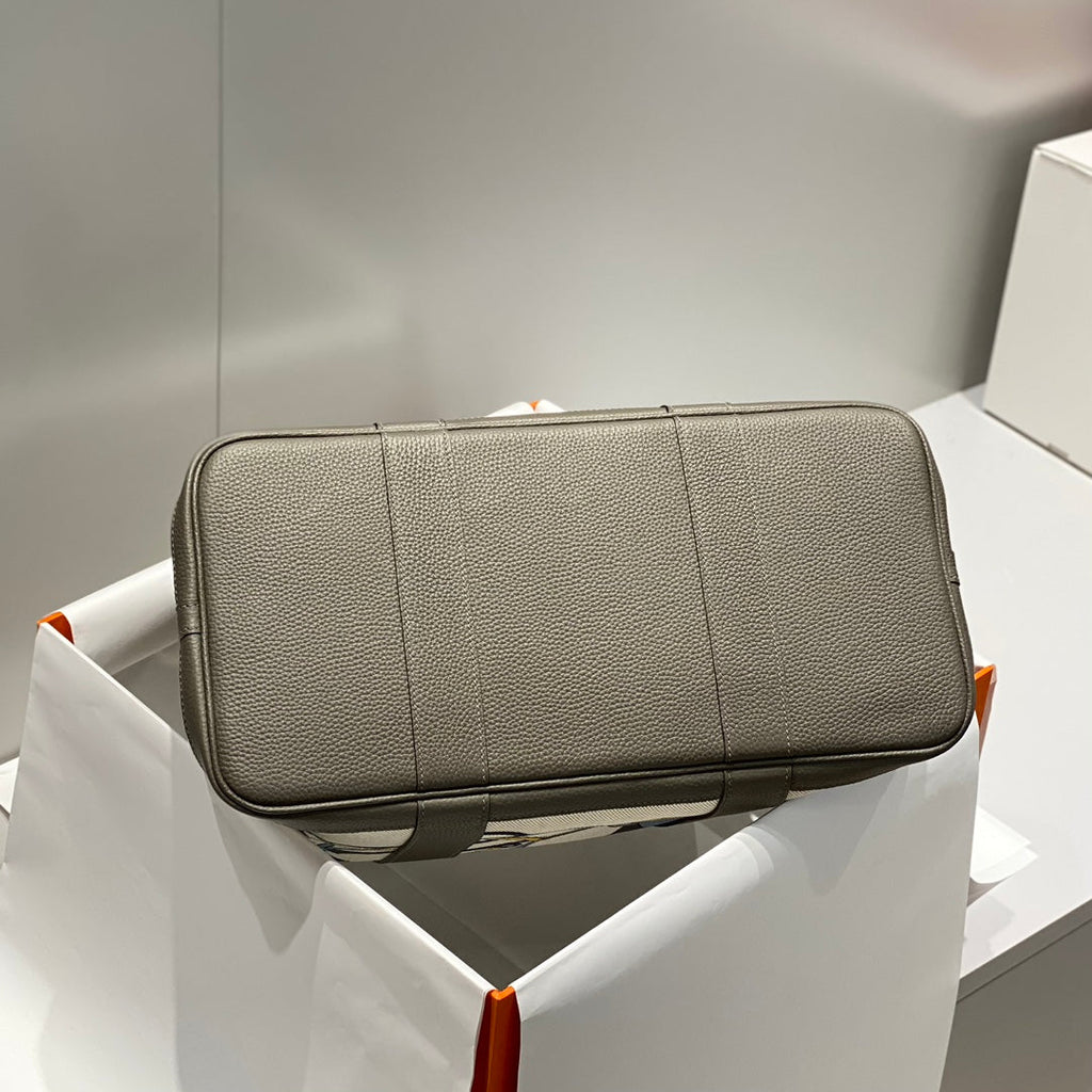 GARDEN PARTY 36 IN IVORY YELLOW BLUE TOILE H CANVAS ETOUPE CALFSKIN EQUESTRIAN HARNESS PRINT