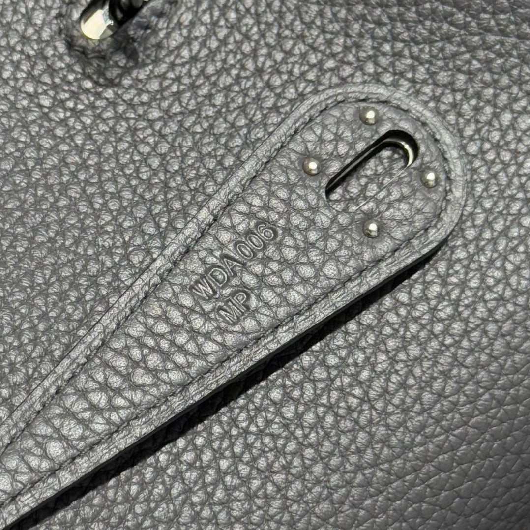 HERMES 25S MEDIUM LINDY 26 IN CHARCOAL GRAY CALFSKIN SILVER HARDWARE