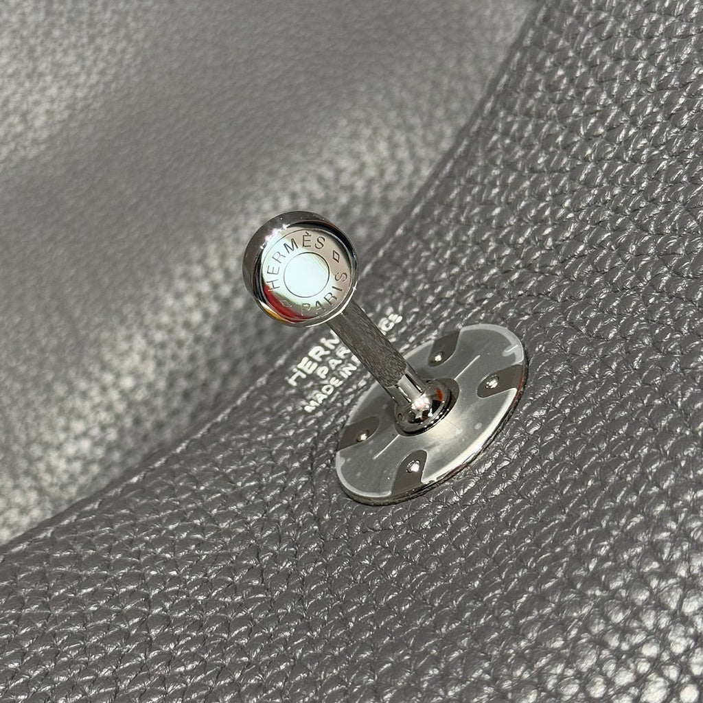 HERMES 25S MEDIUM LINDY 26 IN CHARCOAL GRAY CALFSKIN SILVER HARDWARE